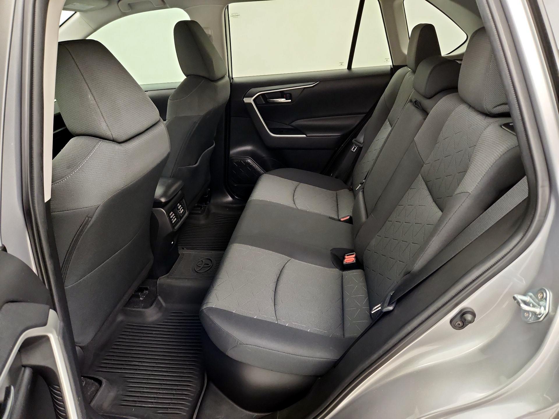 Thumbnail: 2021 Toyota RAV4 - 19