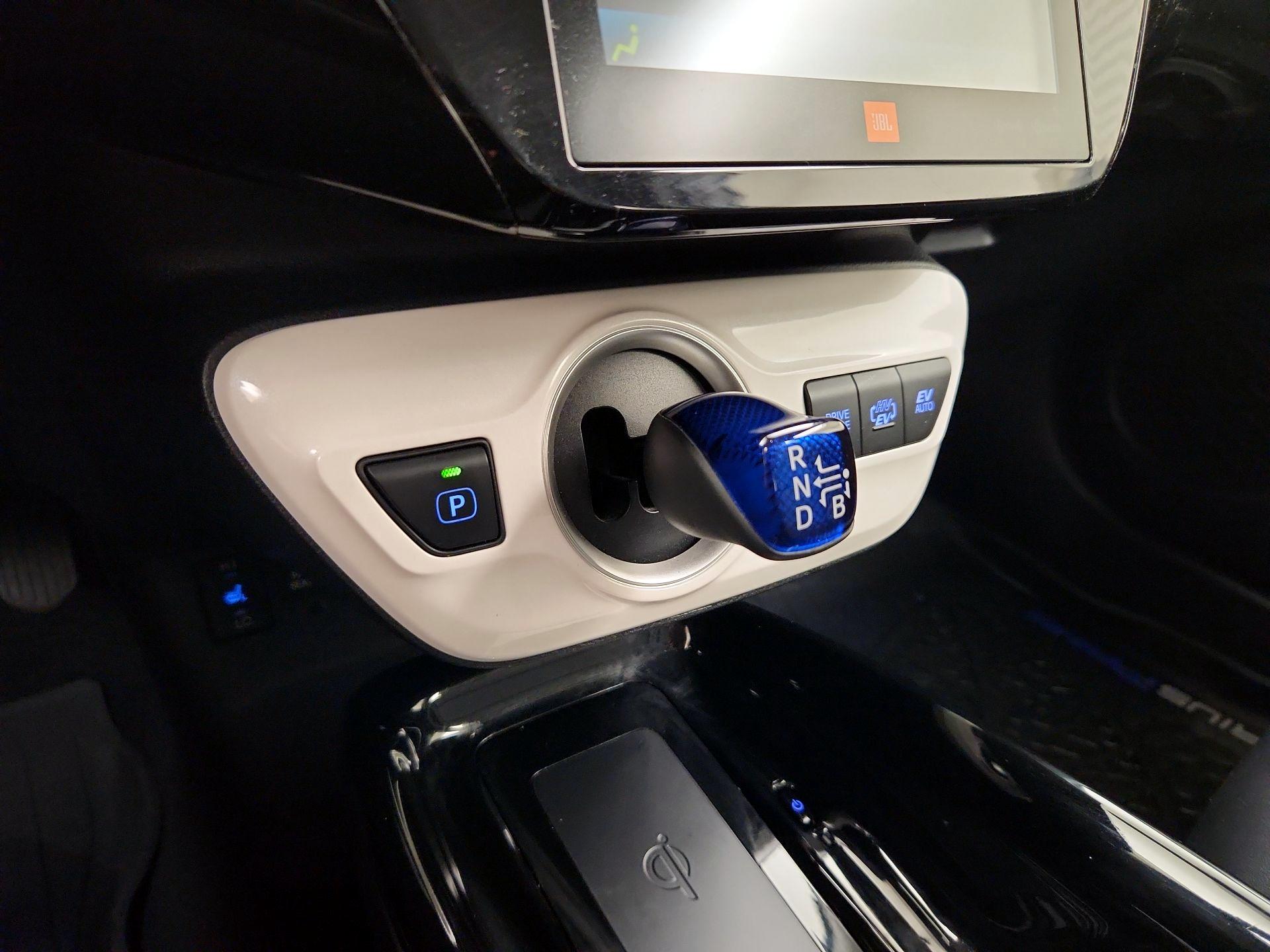 Thumbnail: 2017 Toyota Prius Prime - 18