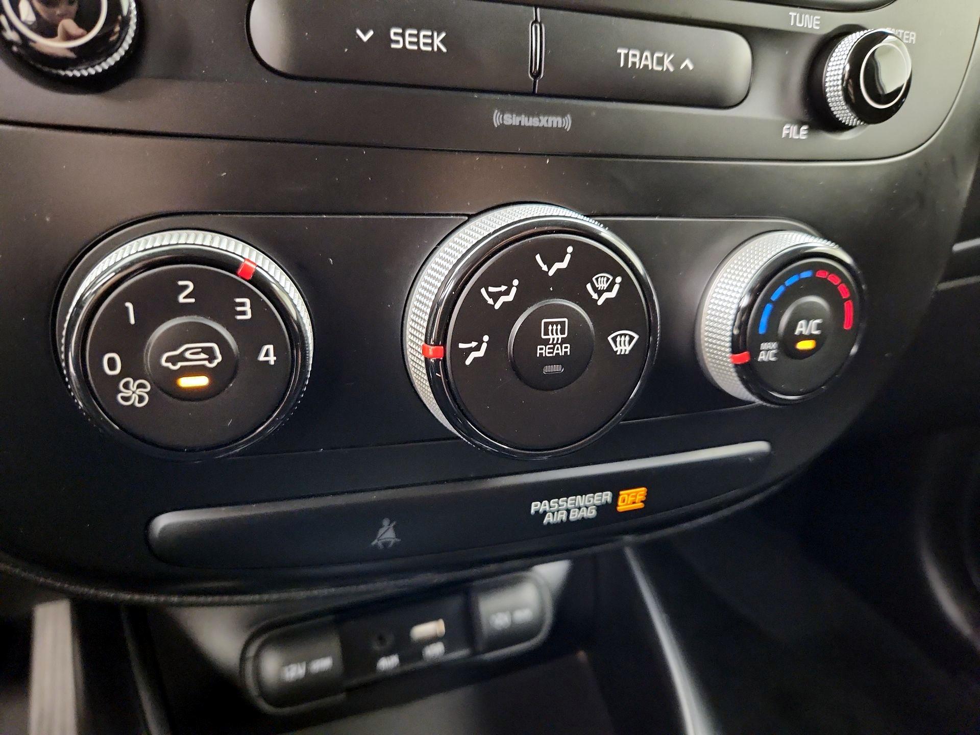 Thumbnail: 2019 Kia Soul - 16
