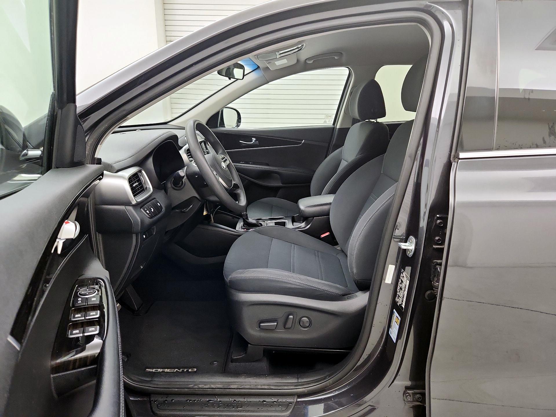 Thumbnail: 2019 Kia Sorento - 11