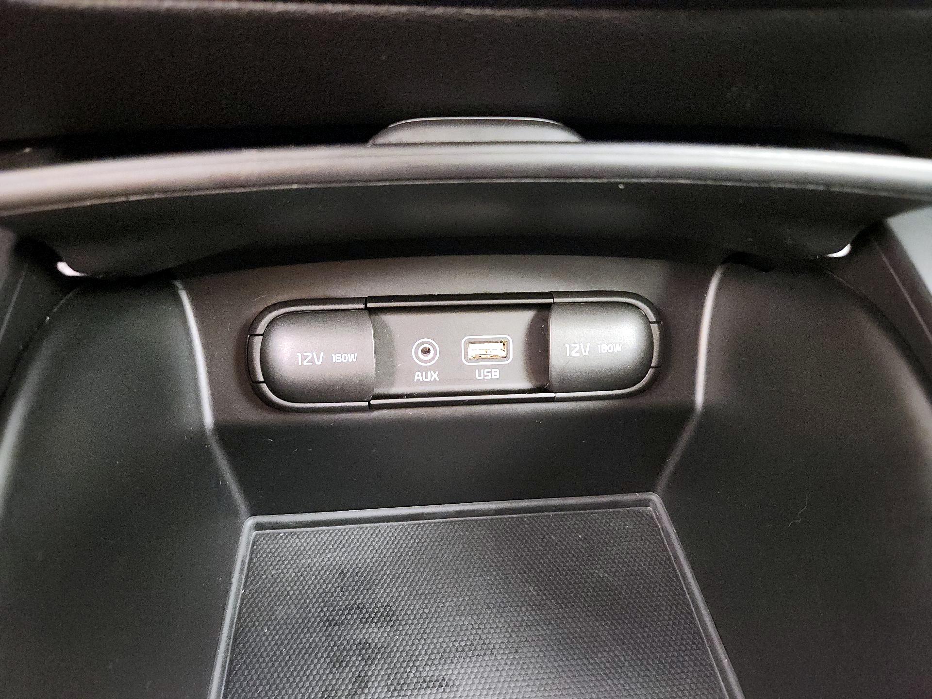 Thumbnail: 2019 Kia Sorento - 18