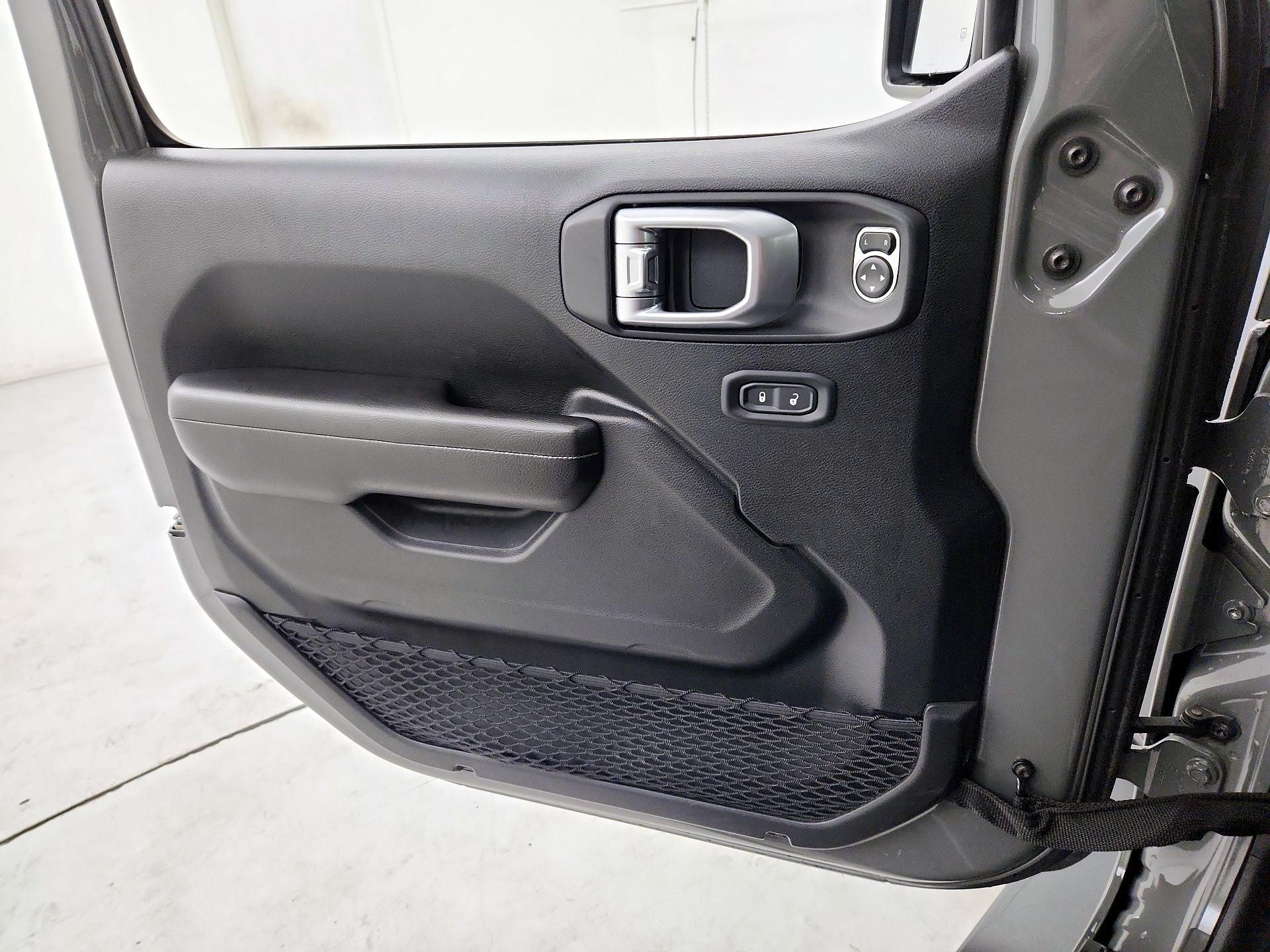 Thumbnail: 2020 Jeep Wrangler - 12