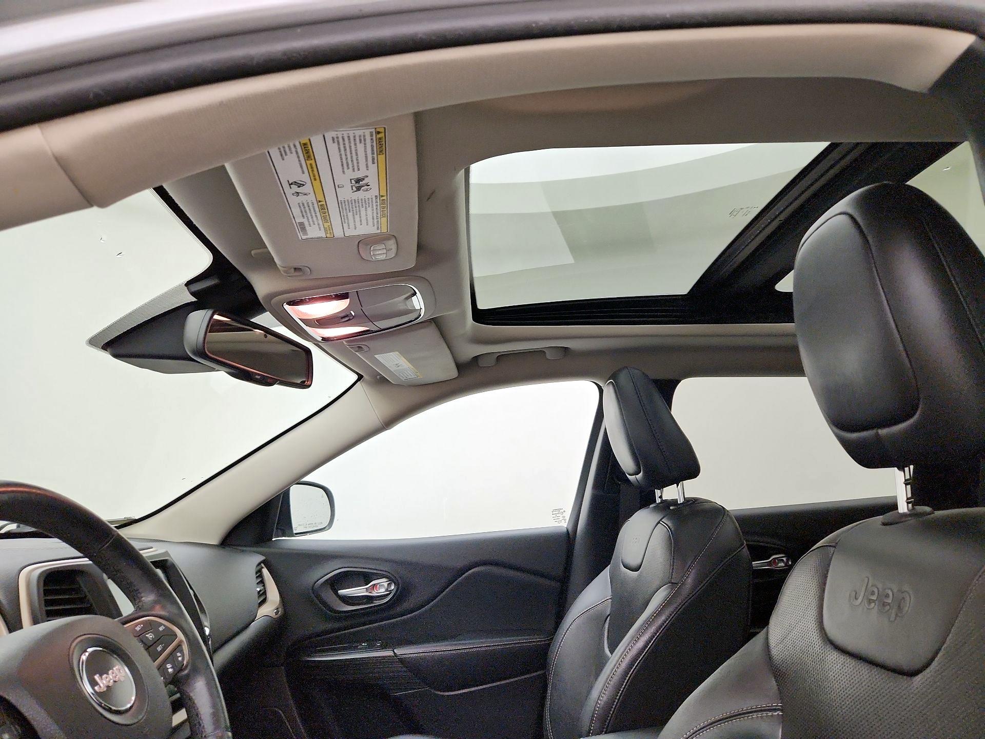 Thumbnail: 2014 Jeep Cherokee - 20