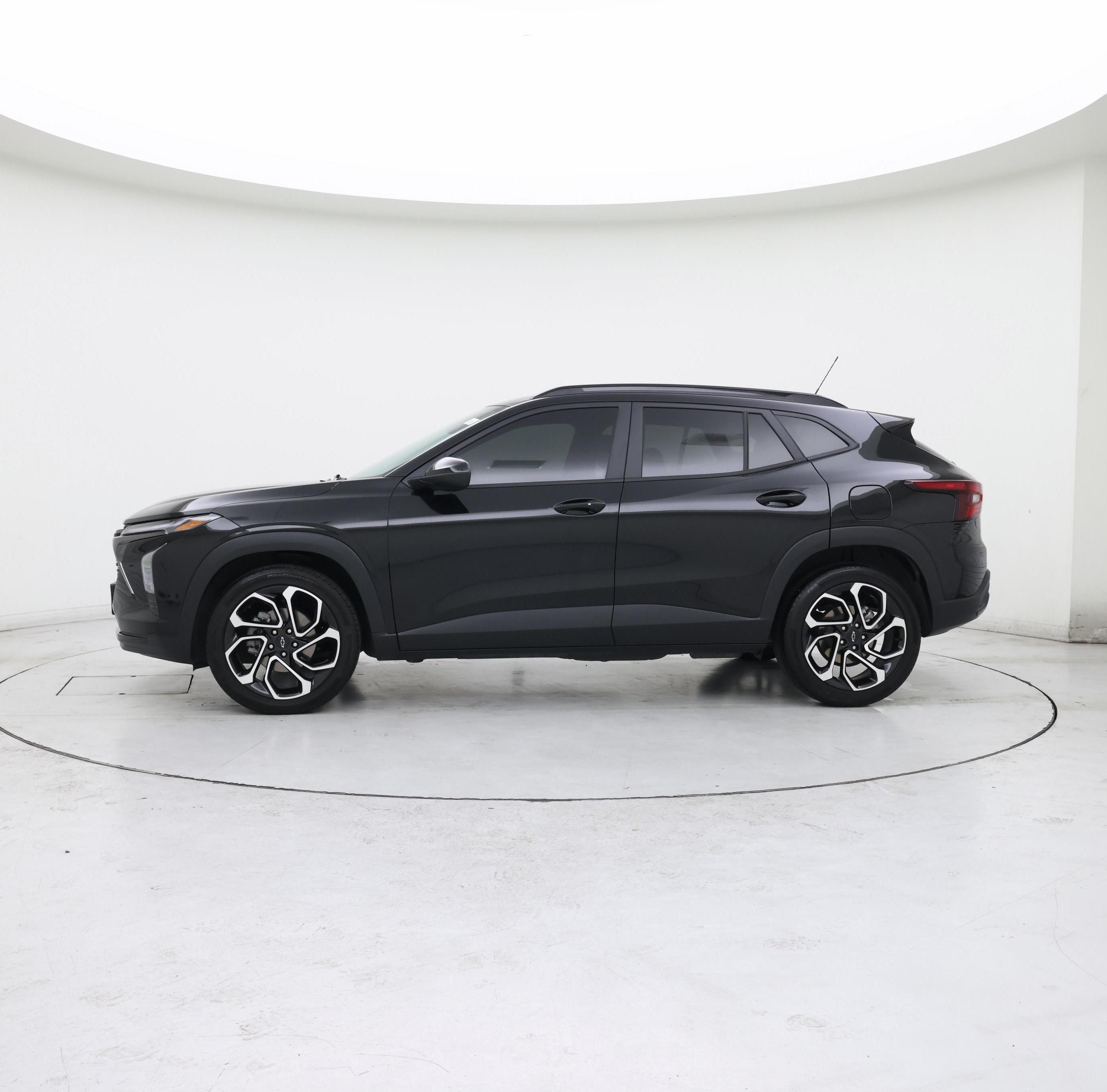 Thumbnail: 2024 Chevrolet Trax - 3