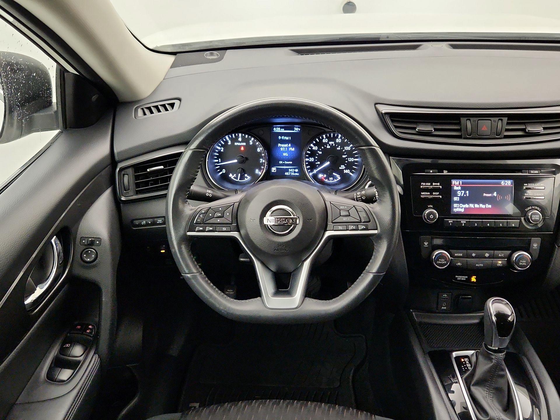 Thumbnail: 2017 Nissan Rogue - 10