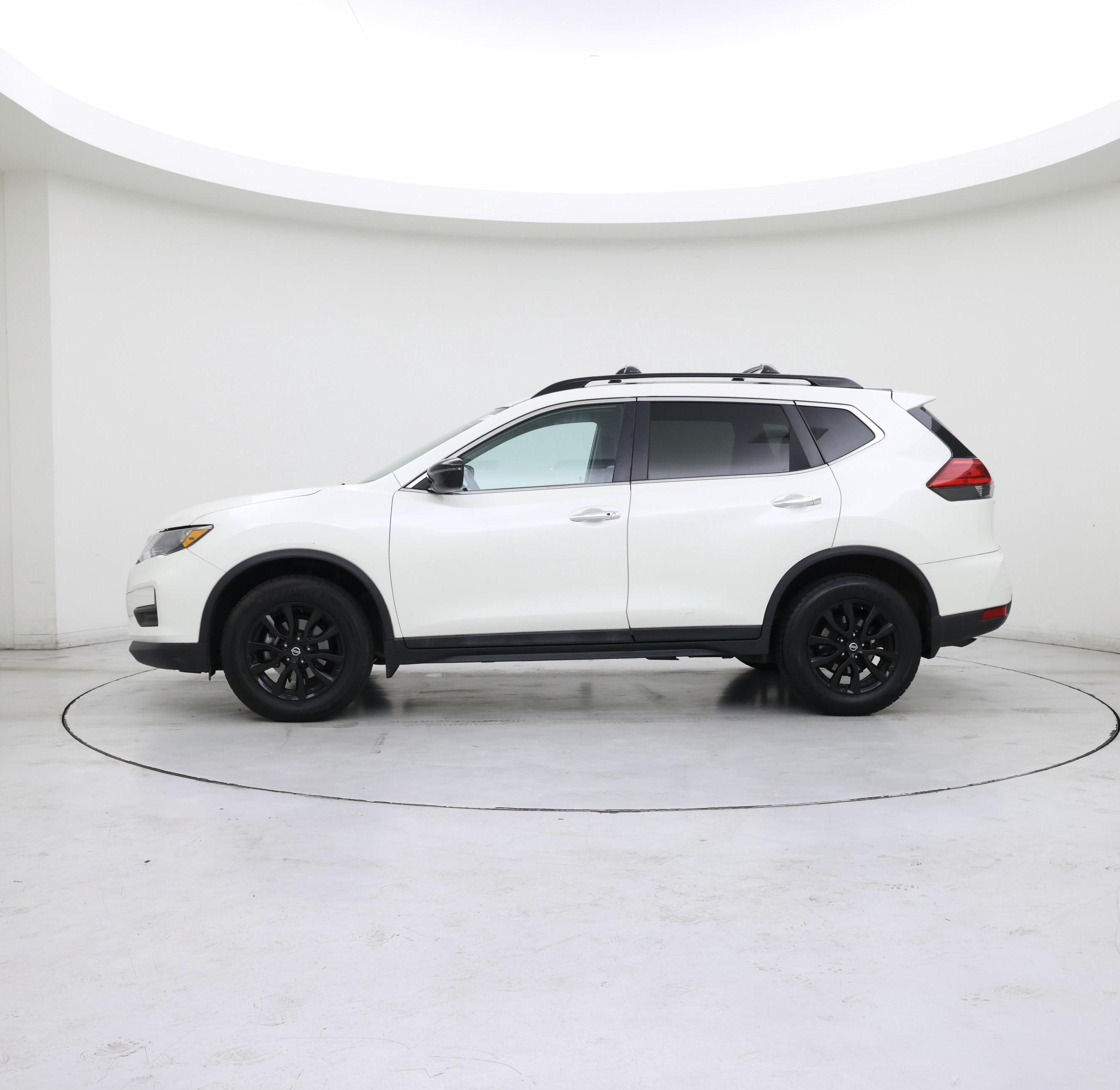 Thumbnail: 2017 Nissan Rogue - 3