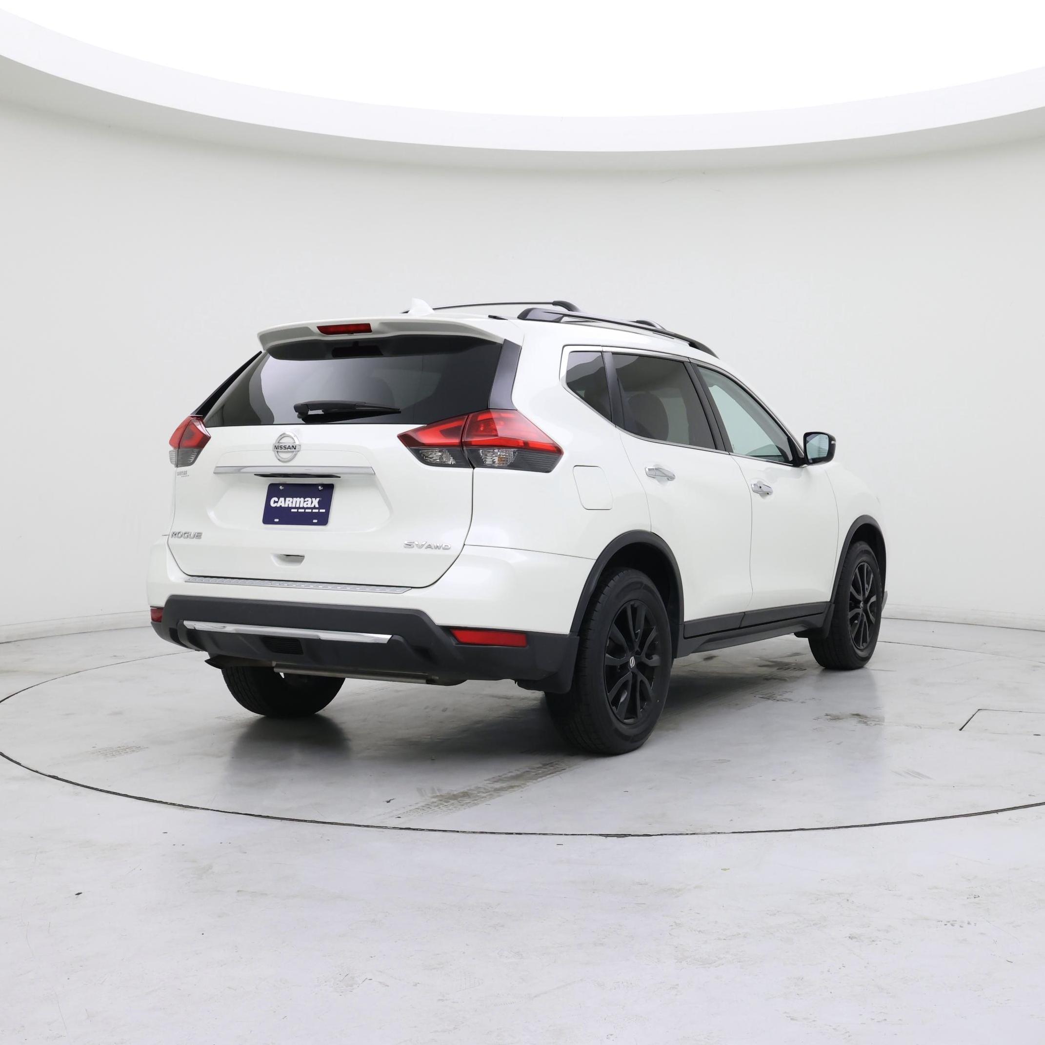 Thumbnail: 2017 Nissan Rogue - 8