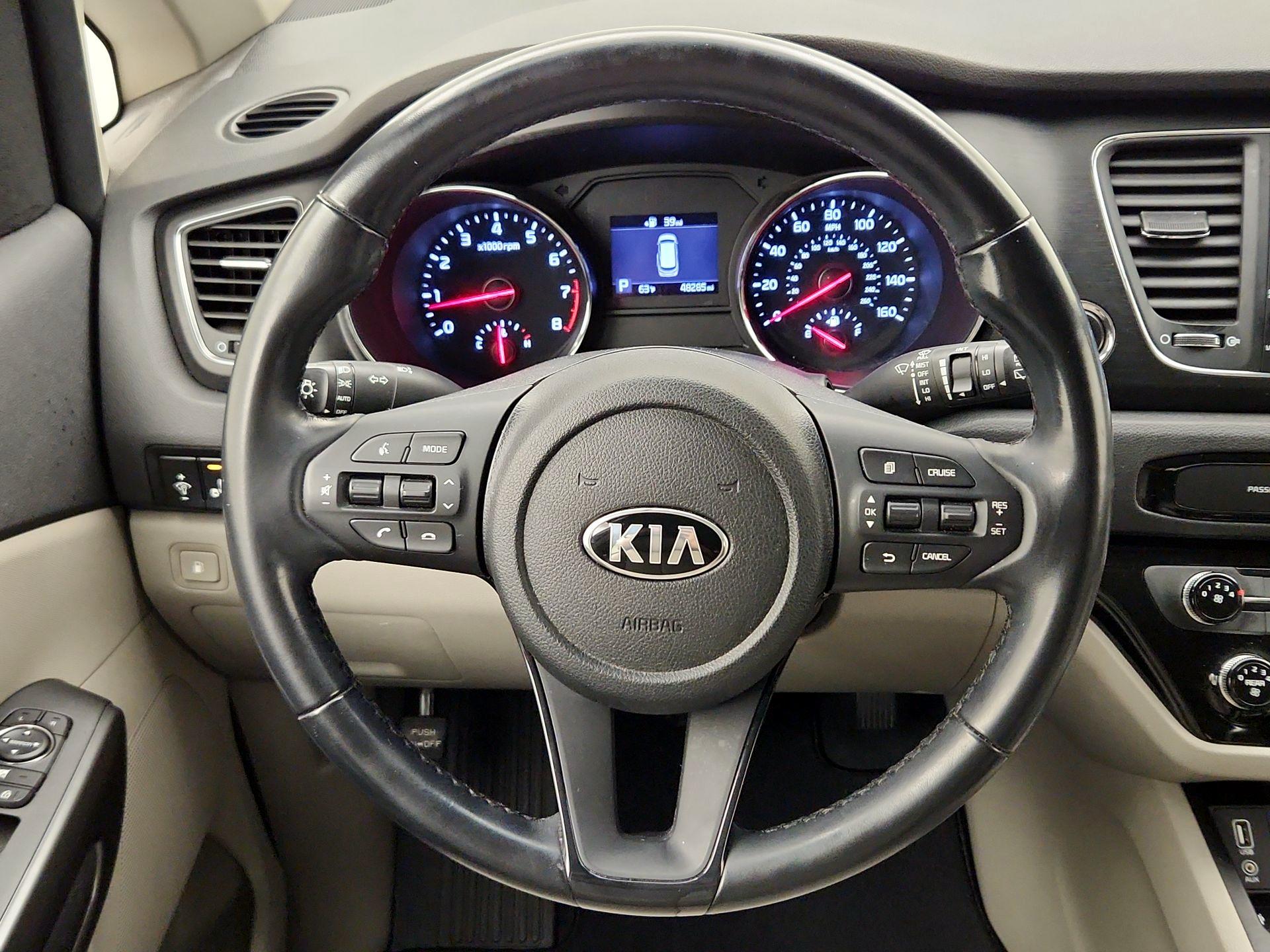 Thumbnail: 2020 Kia Sedona - 10