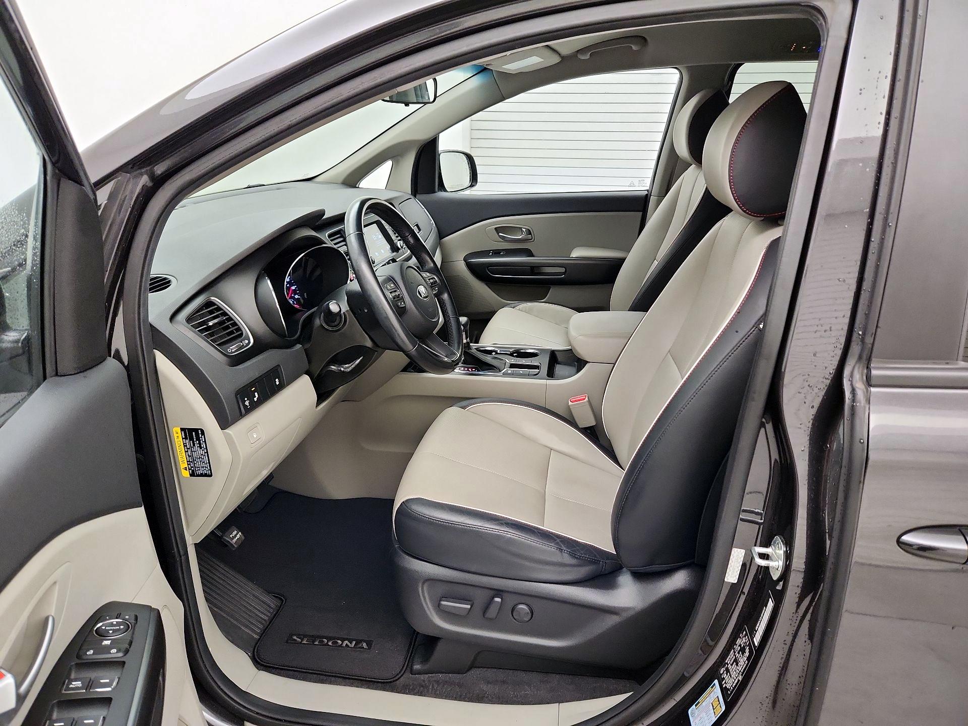 Thumbnail: 2020 Kia Sedona - 11