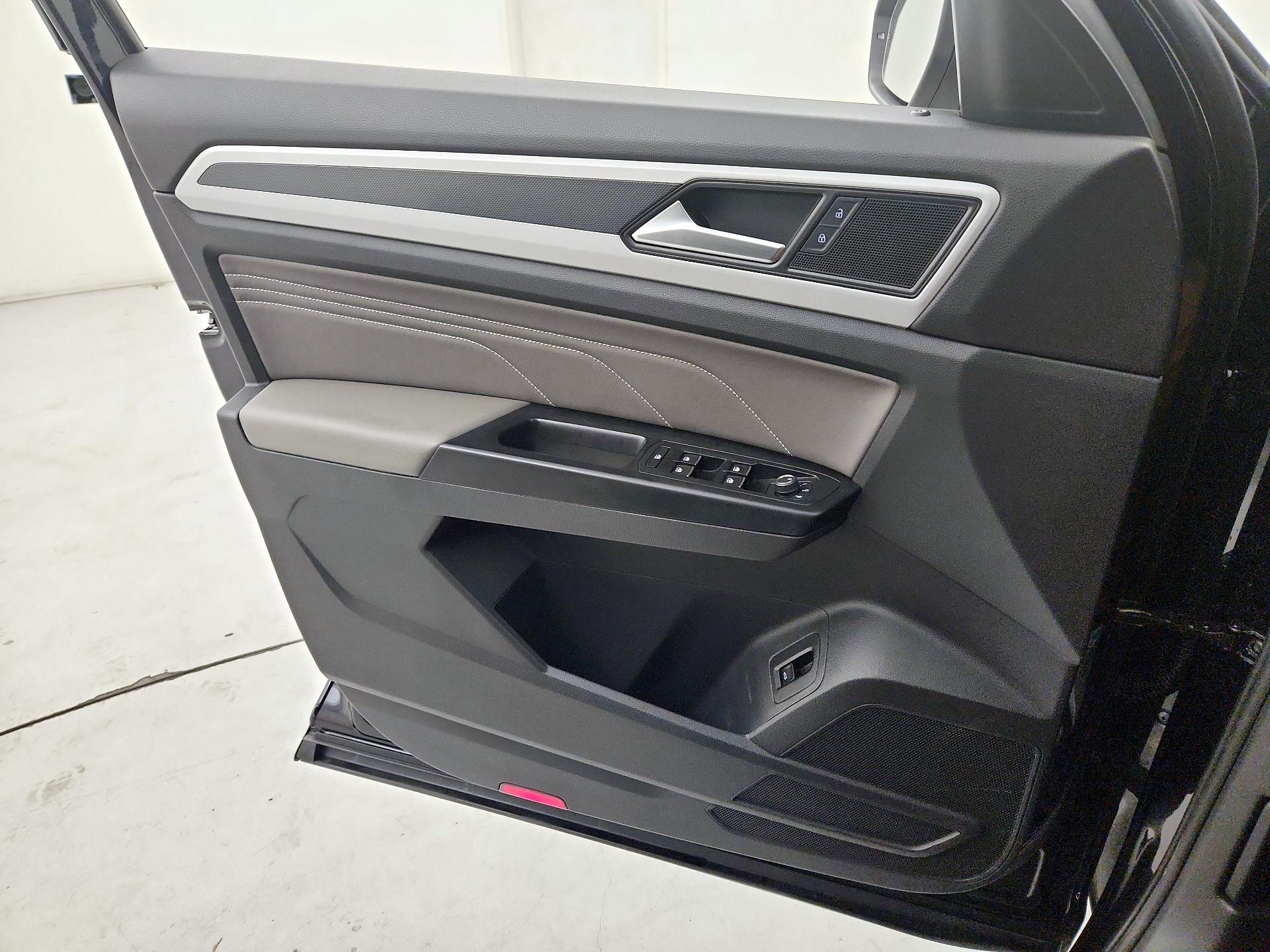 Thumbnail: 2021 Volkswagen Atlas - 12
