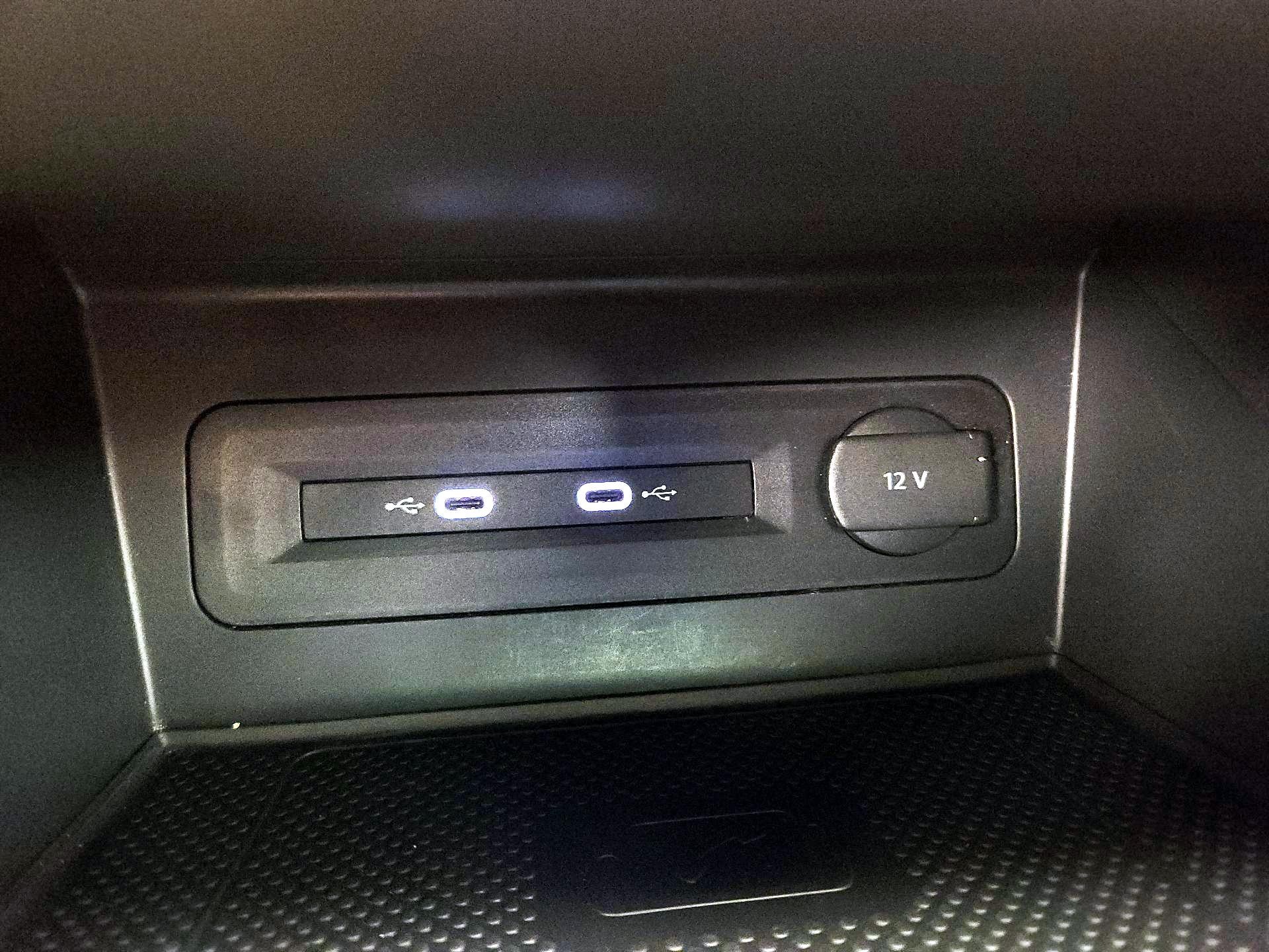 Thumbnail: 2021 Volkswagen Atlas - 18
