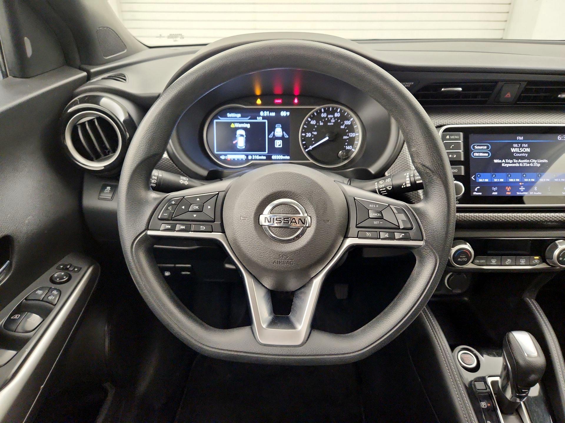 Thumbnail: 2019 Nissan Kicks - 10