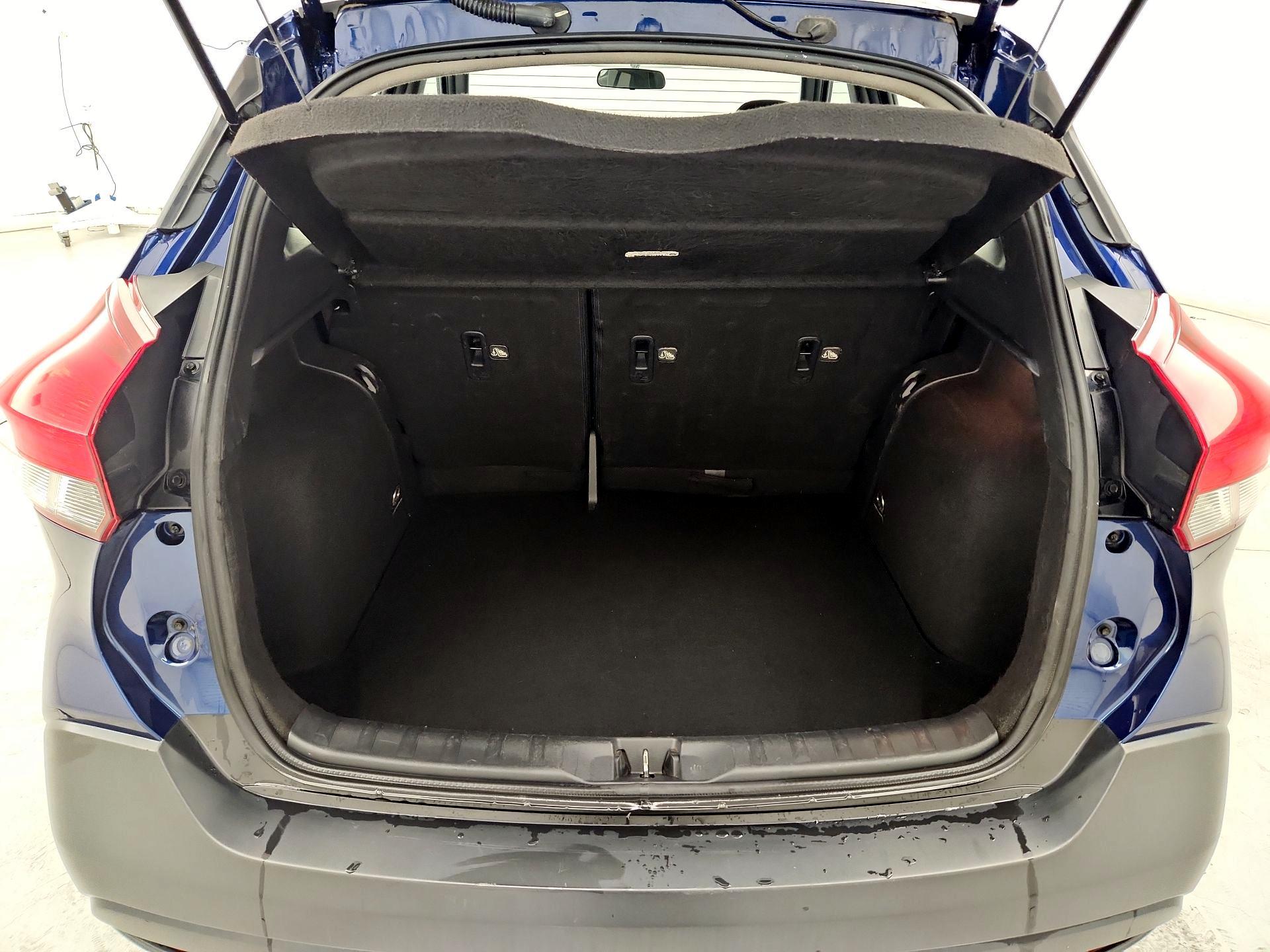 Thumbnail: 2019 Nissan Kicks - 19