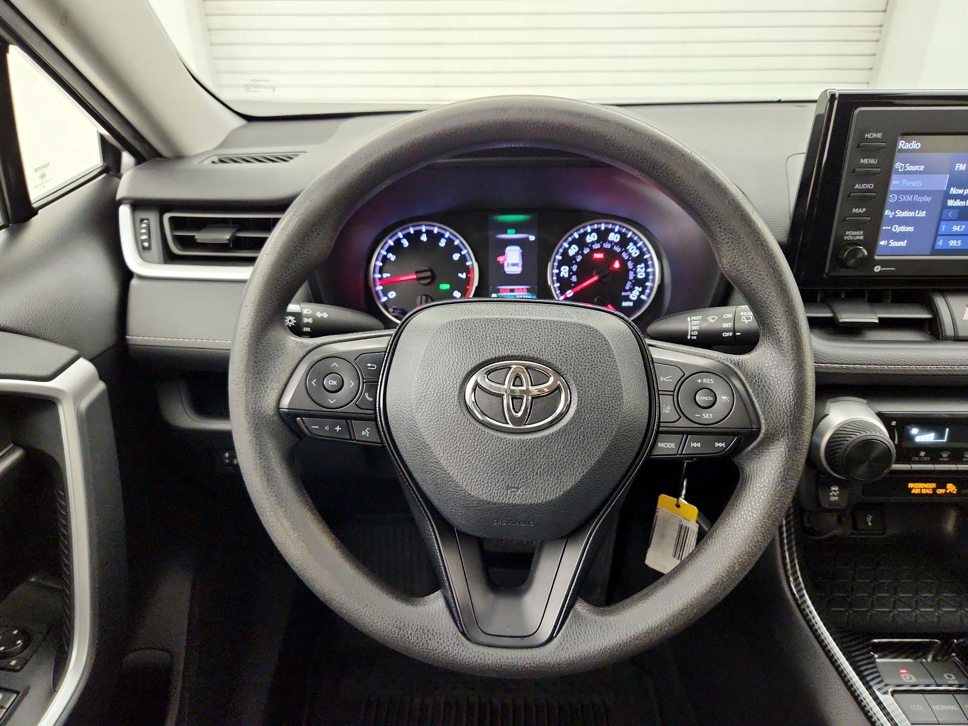 Thumbnail: 2020 Toyota RAV4 - 10