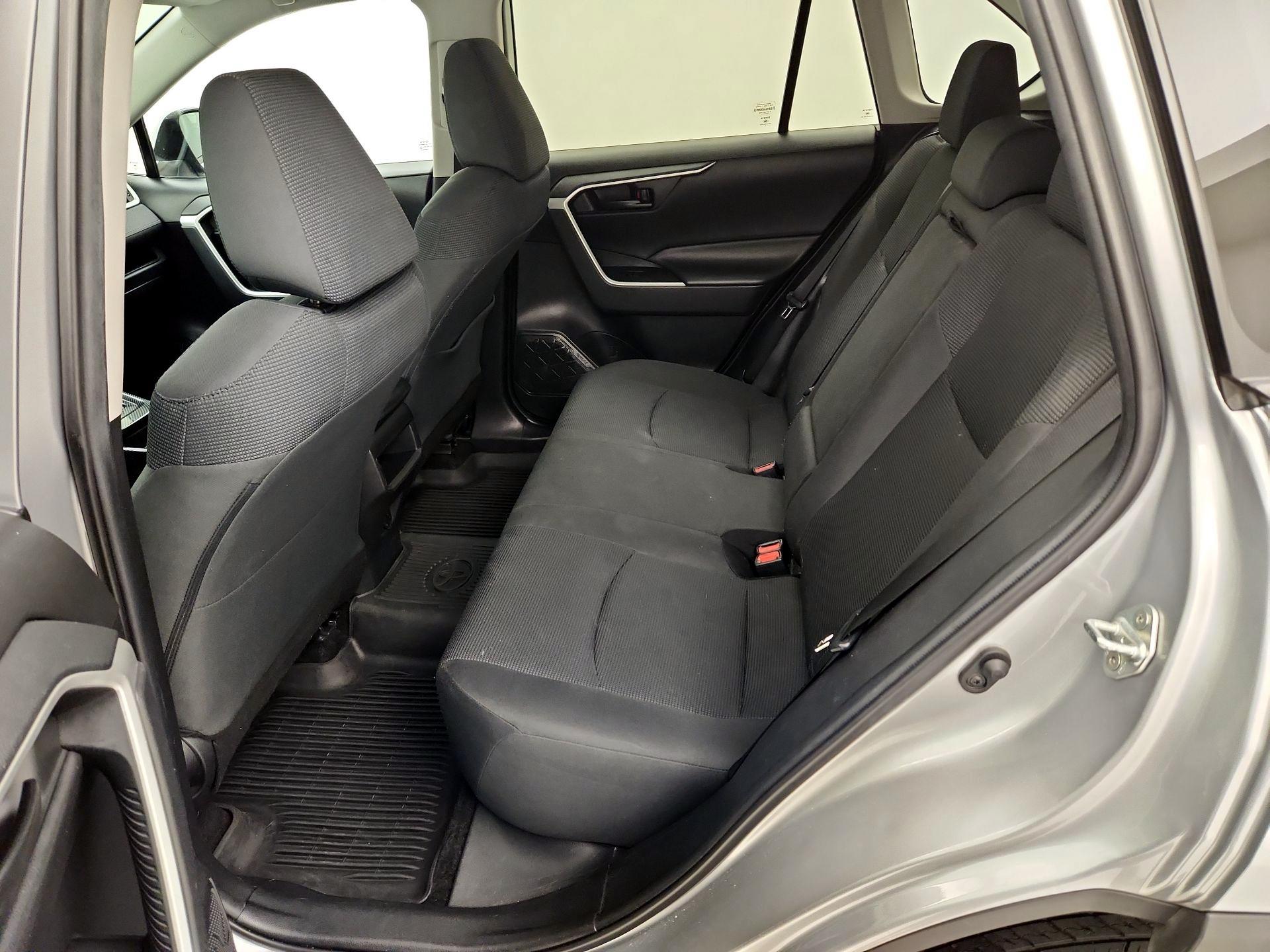 Thumbnail: 2020 Toyota RAV4 - 19
