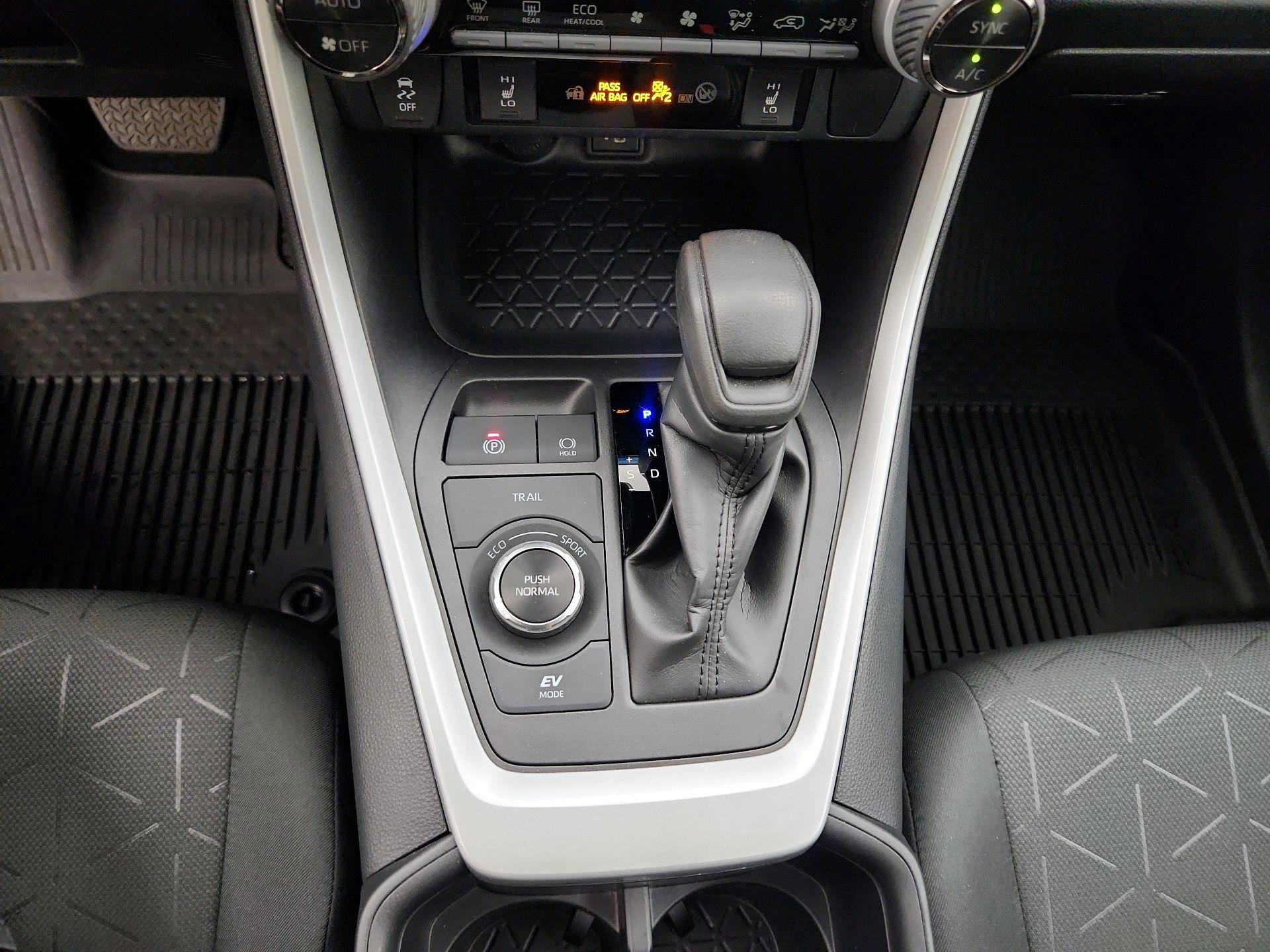 Thumbnail: 2024 Toyota RAV4 - 17