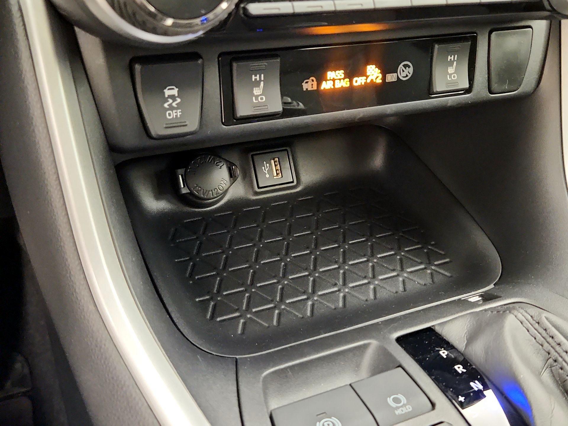 Thumbnail: 2024 Toyota RAV4 - 18