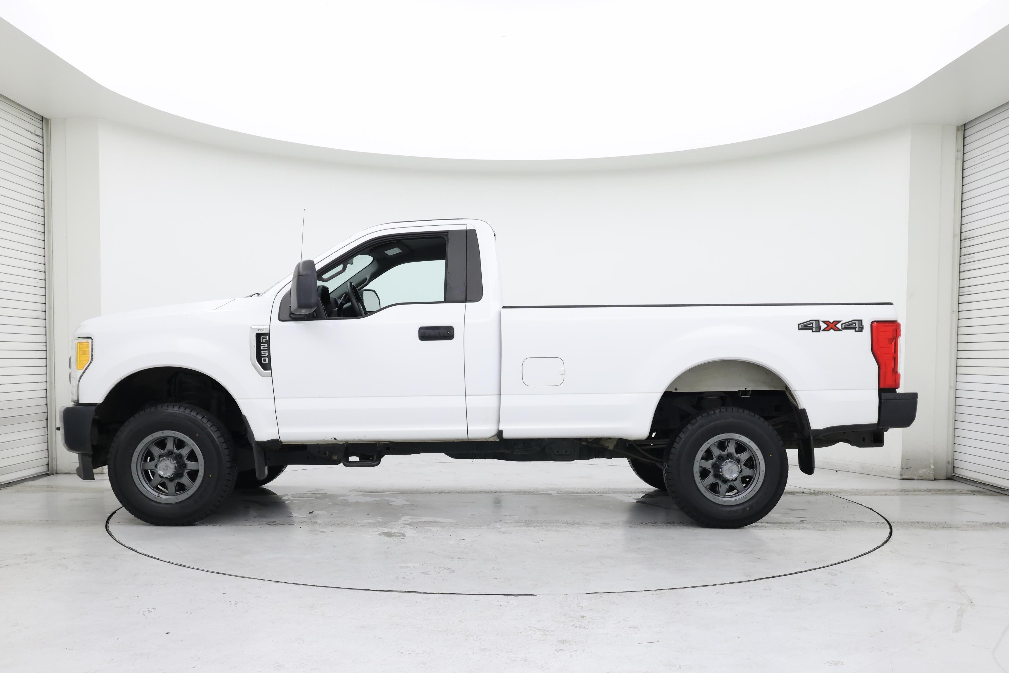 Thumbnail: 2017 Ford F-250 - 3