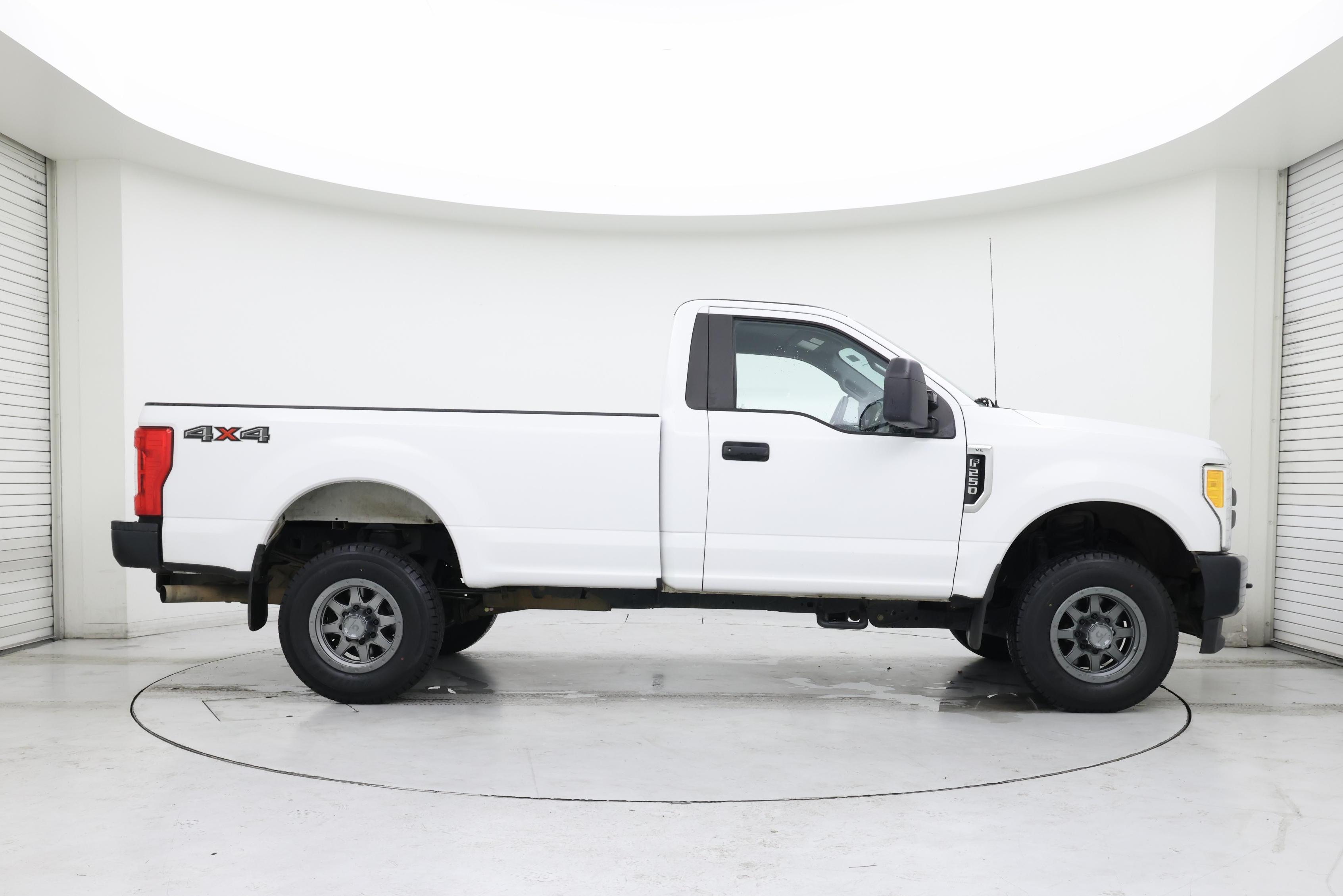 Thumbnail: 2017 Ford F-250 - 7