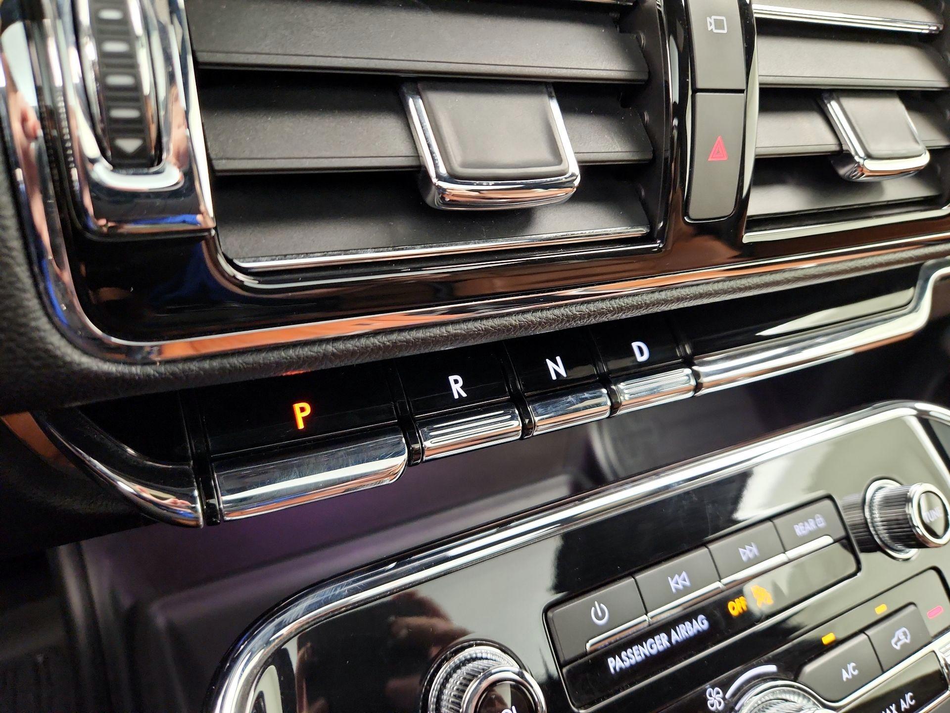 Thumbnail: 2018 Lincoln Navigator - 18