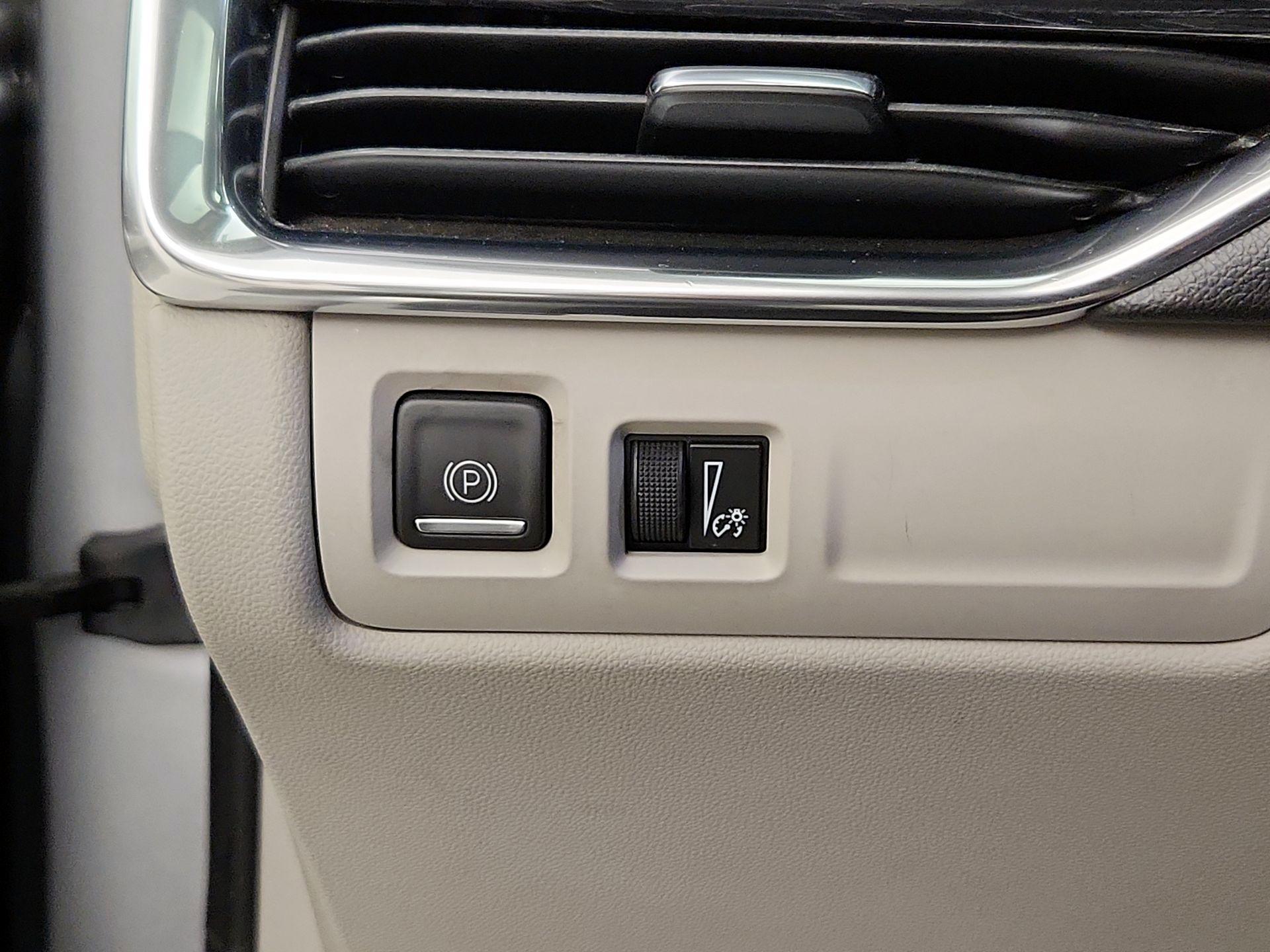 Thumbnail: 2019 Cadillac XT4 - 13