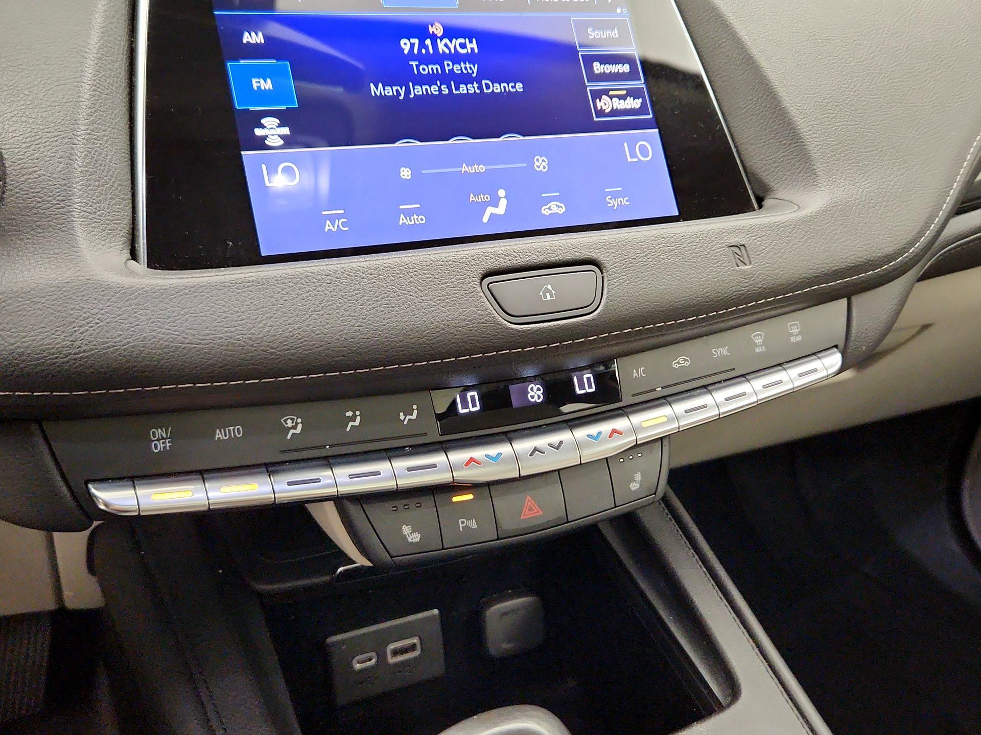 Thumbnail: 2019 Cadillac XT4 - 16