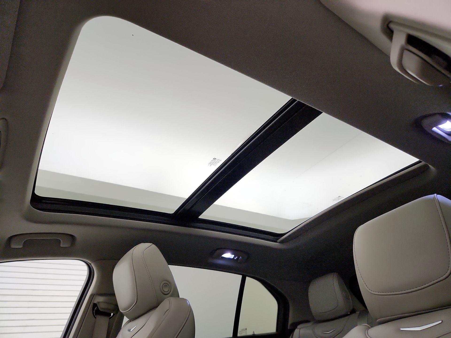 Thumbnail: 2019 Cadillac XT4 - 19