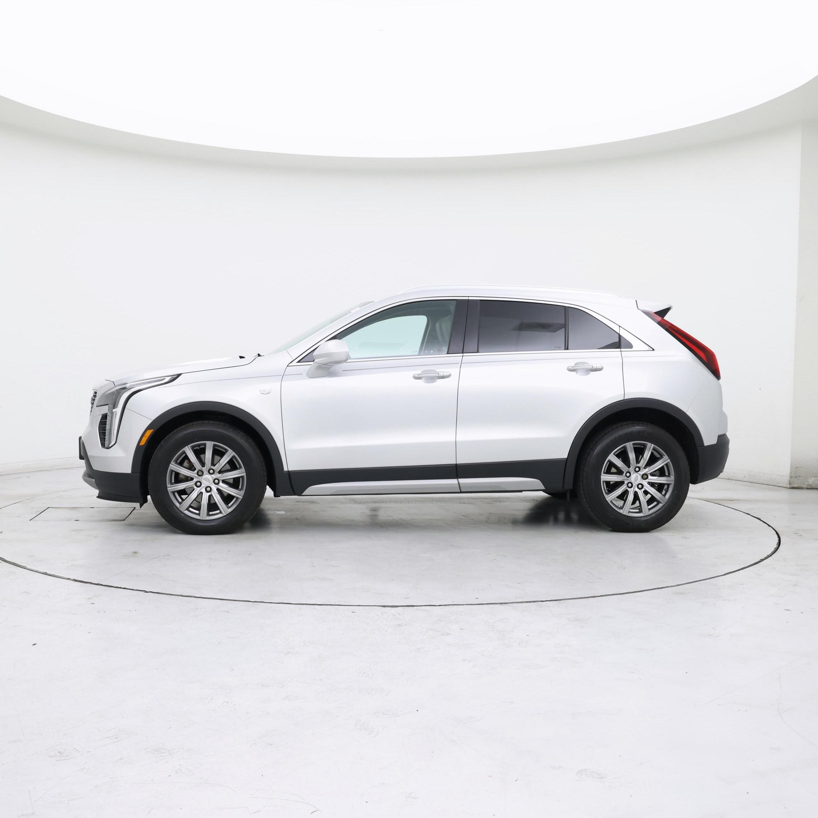 Thumbnail: 2019 Cadillac XT4 - 3