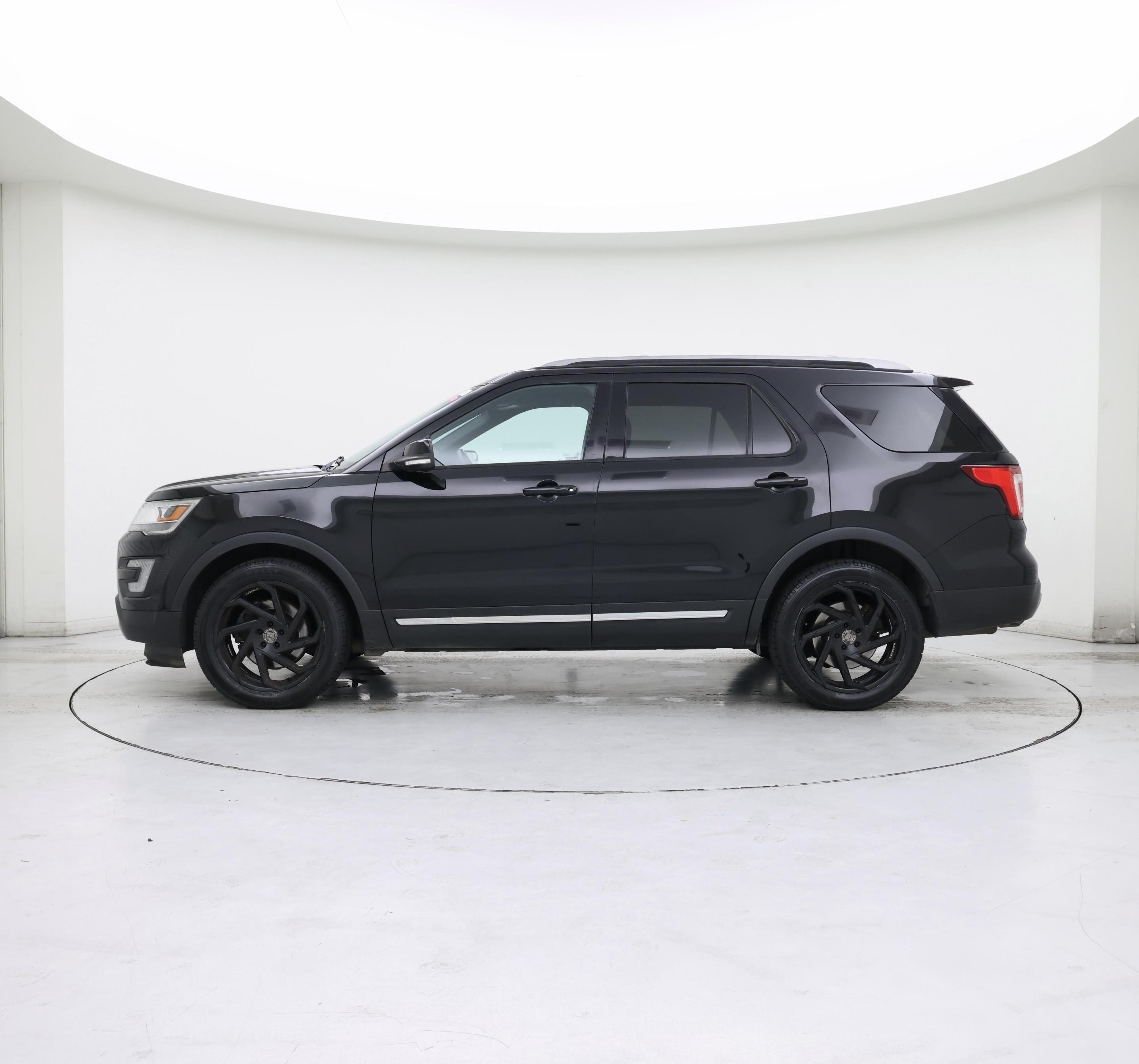 Thumbnail: 2017 Ford Explorer - 3
