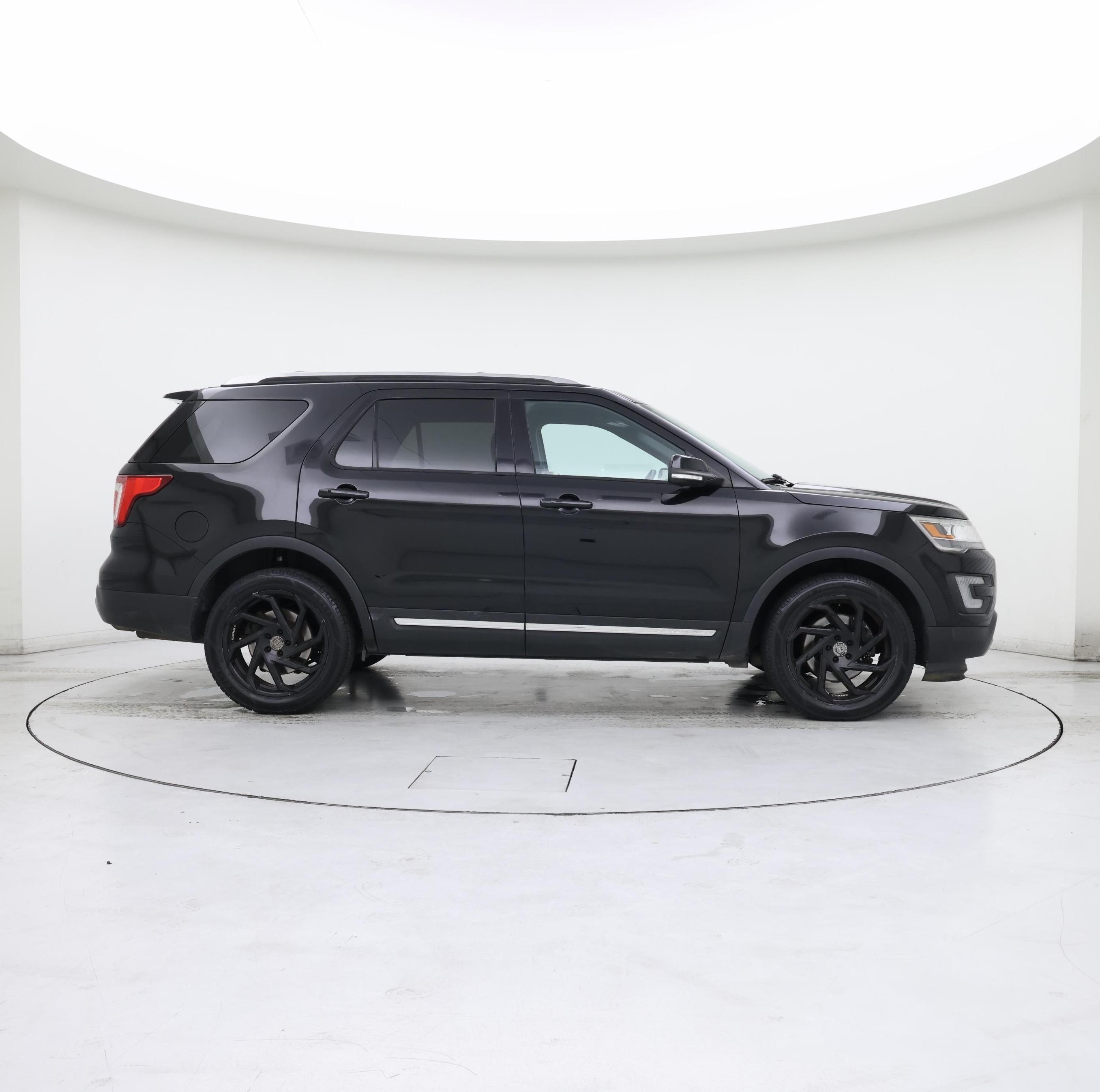Thumbnail: 2017 Ford Explorer - 7