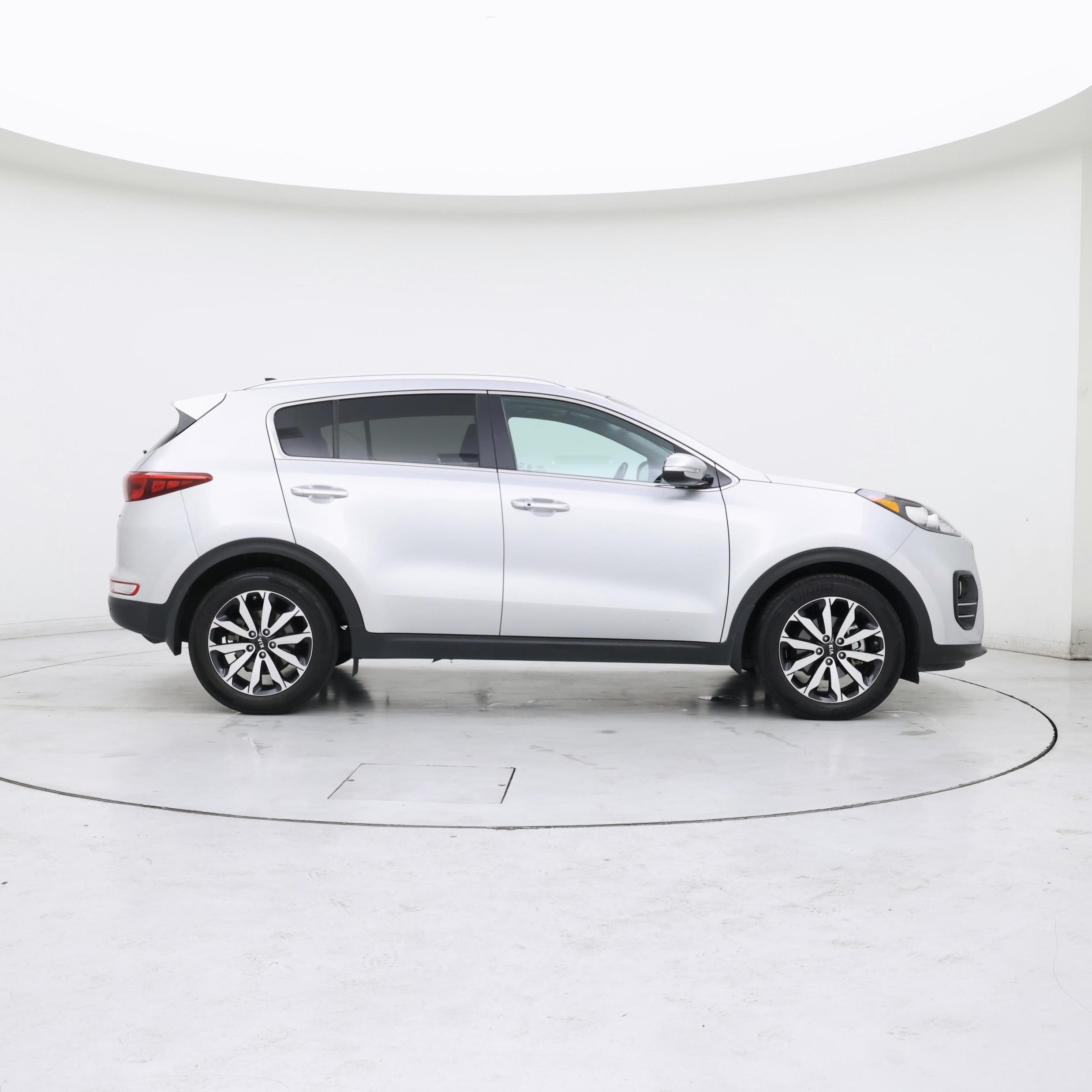 Thumbnail: 2017 Kia Sportage - 7
