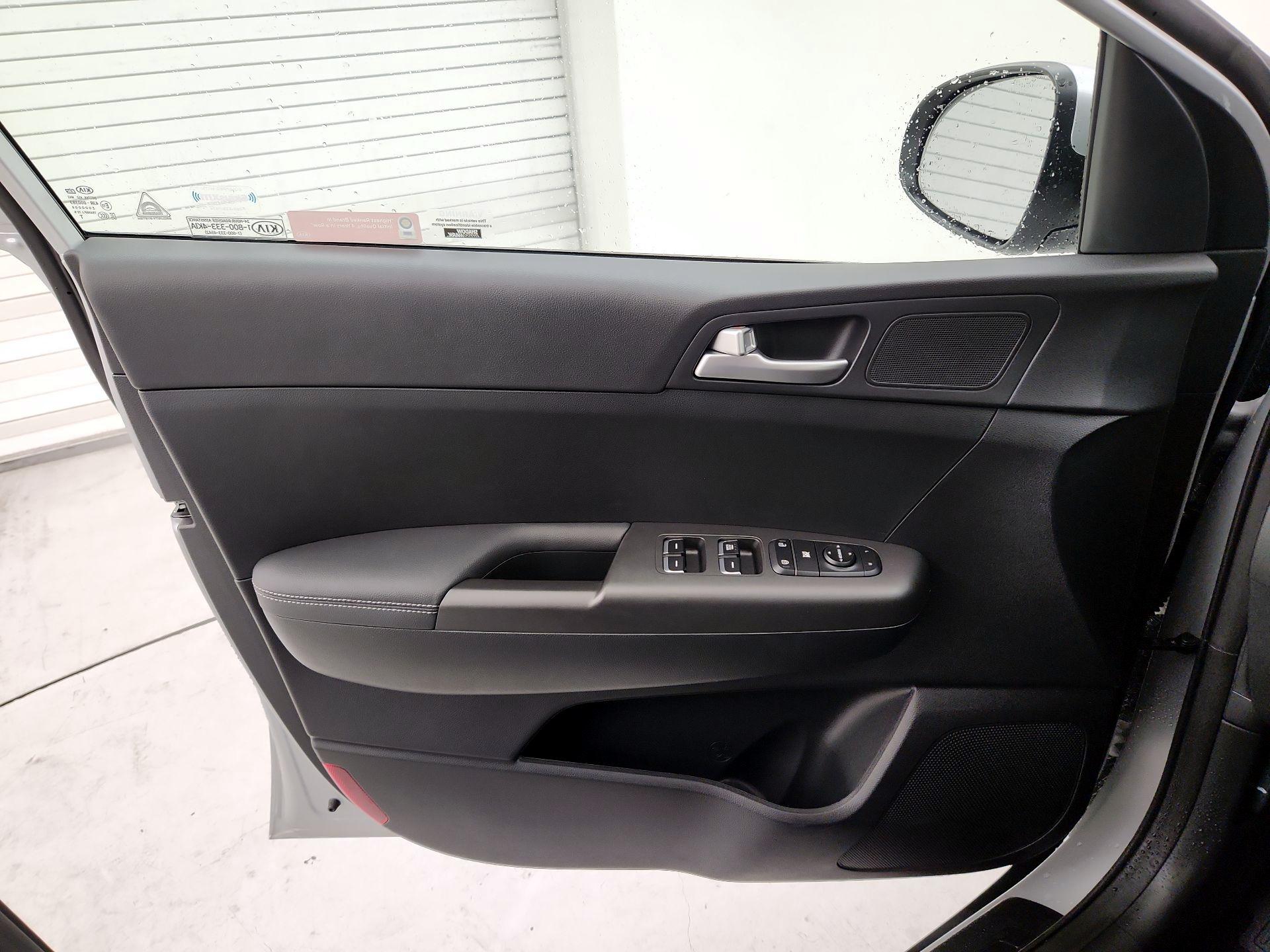 Thumbnail: 2019 Kia Sportage - 12