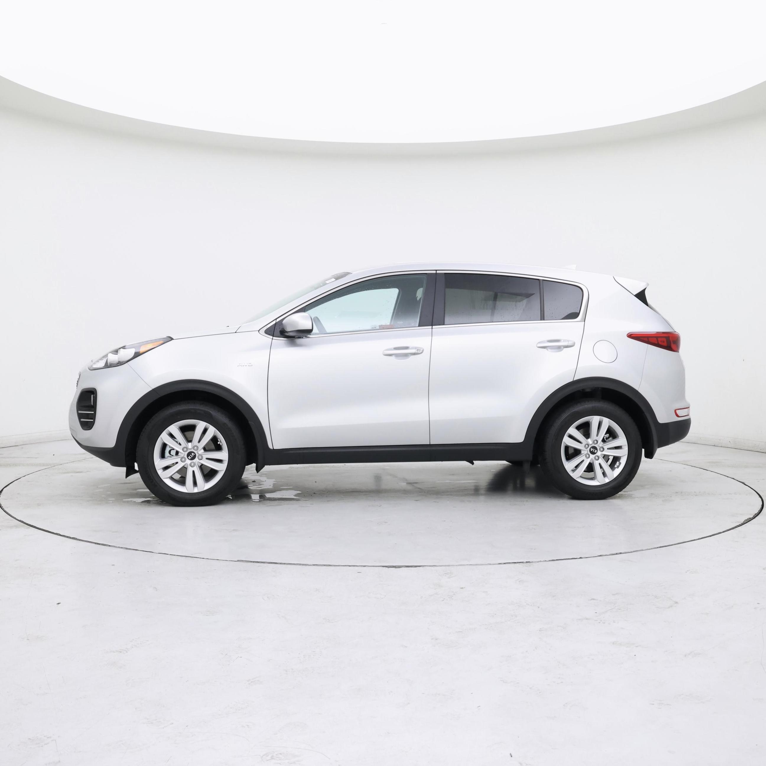 Thumbnail: 2019 Kia Sportage - 3