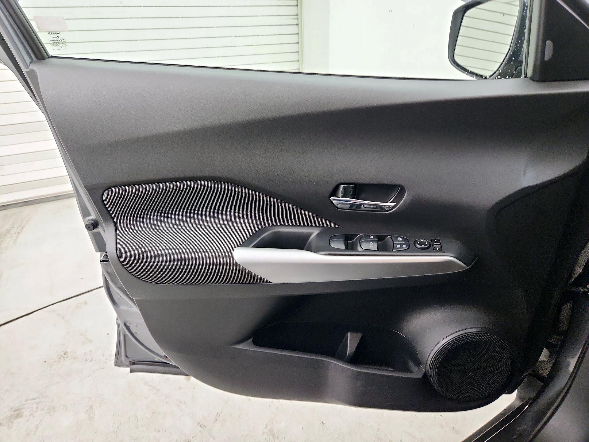 Thumbnail: 2020 Nissan Kicks - 12