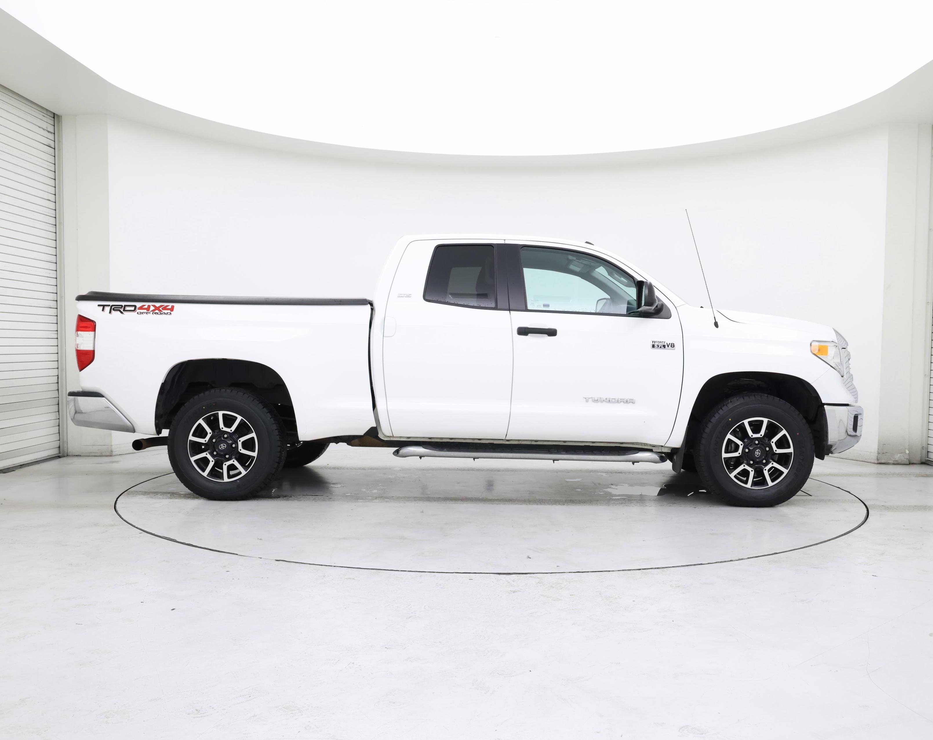 Thumbnail: 2017 Toyota Tundra - 7