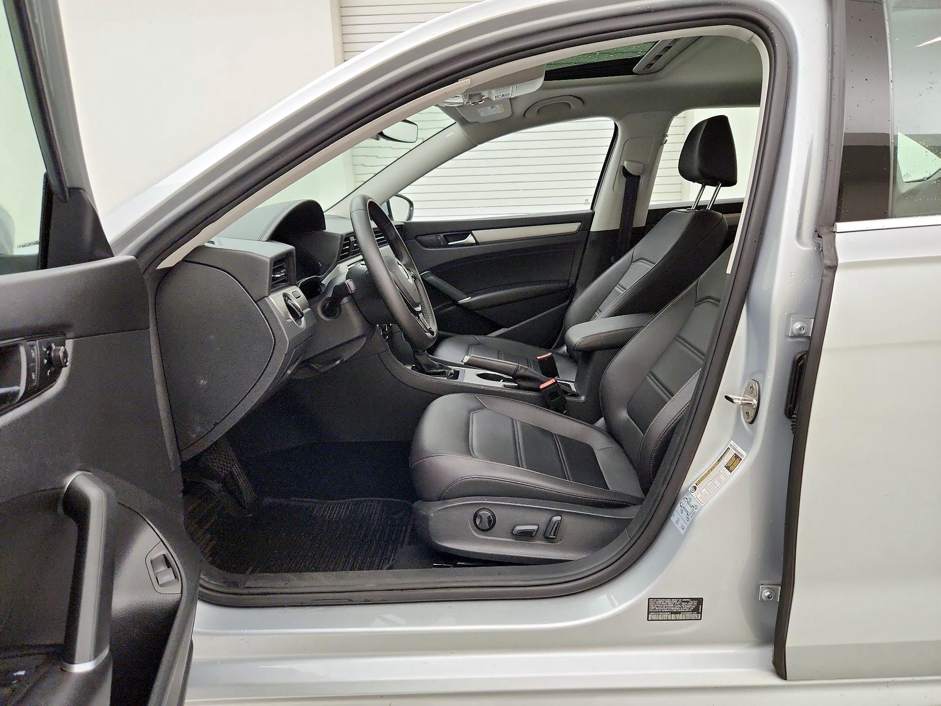 Thumbnail: 2021 Volkswagen Passat - 11