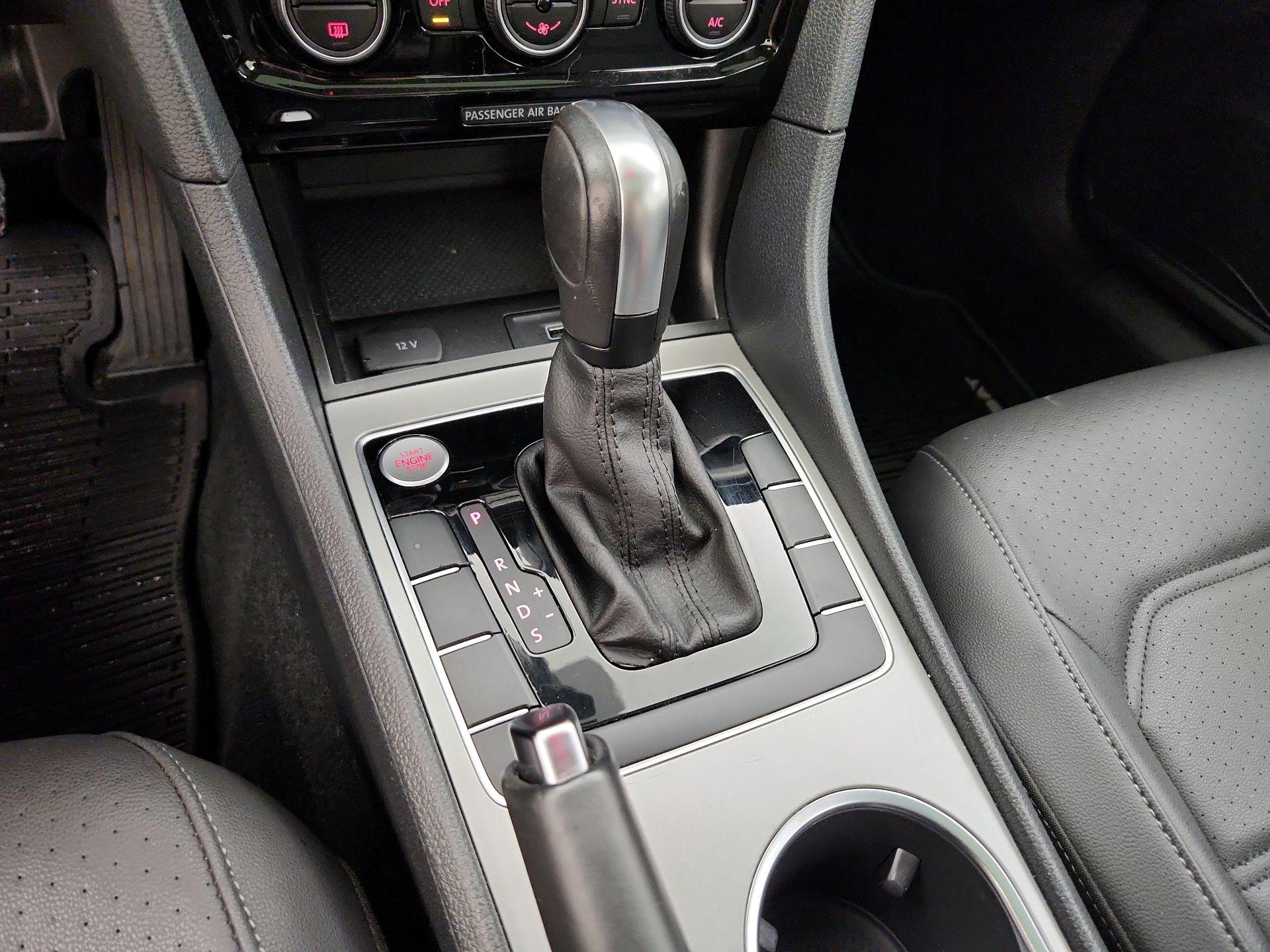 Thumbnail: 2021 Volkswagen Passat - 17