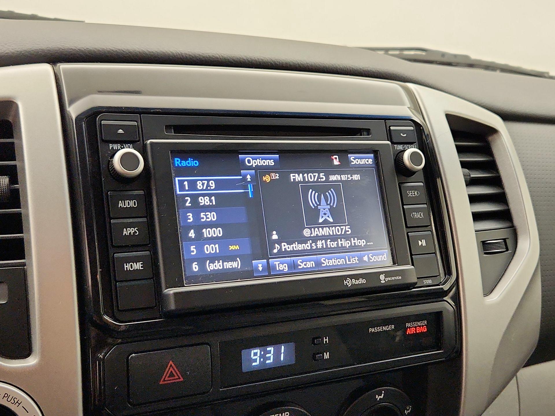 Thumbnail: 2014 Toyota Tacoma - 16