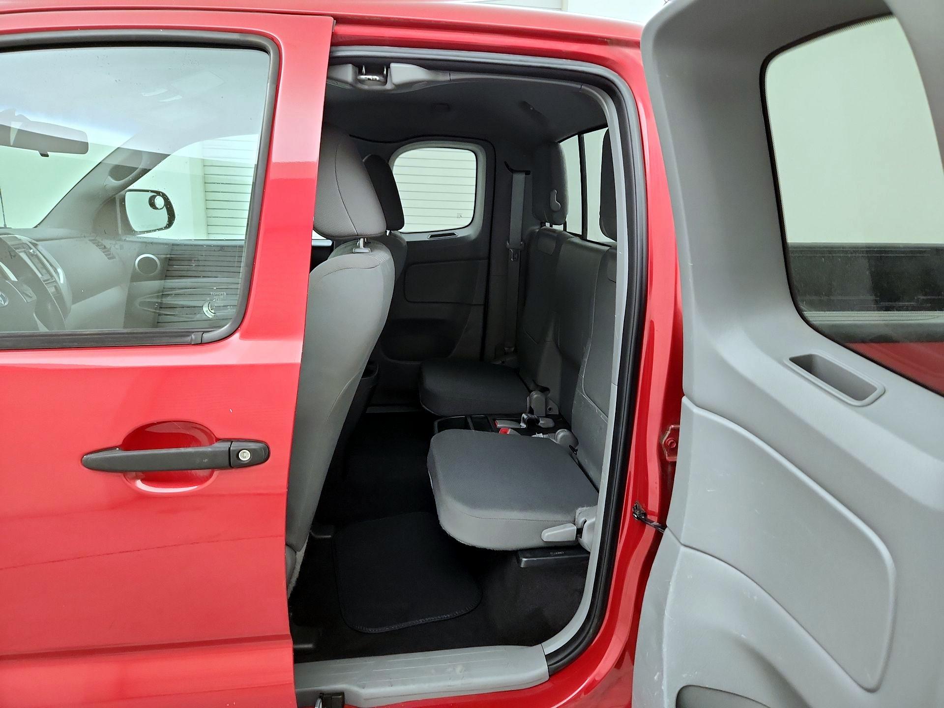 Thumbnail: 2014 Toyota Tacoma - 20