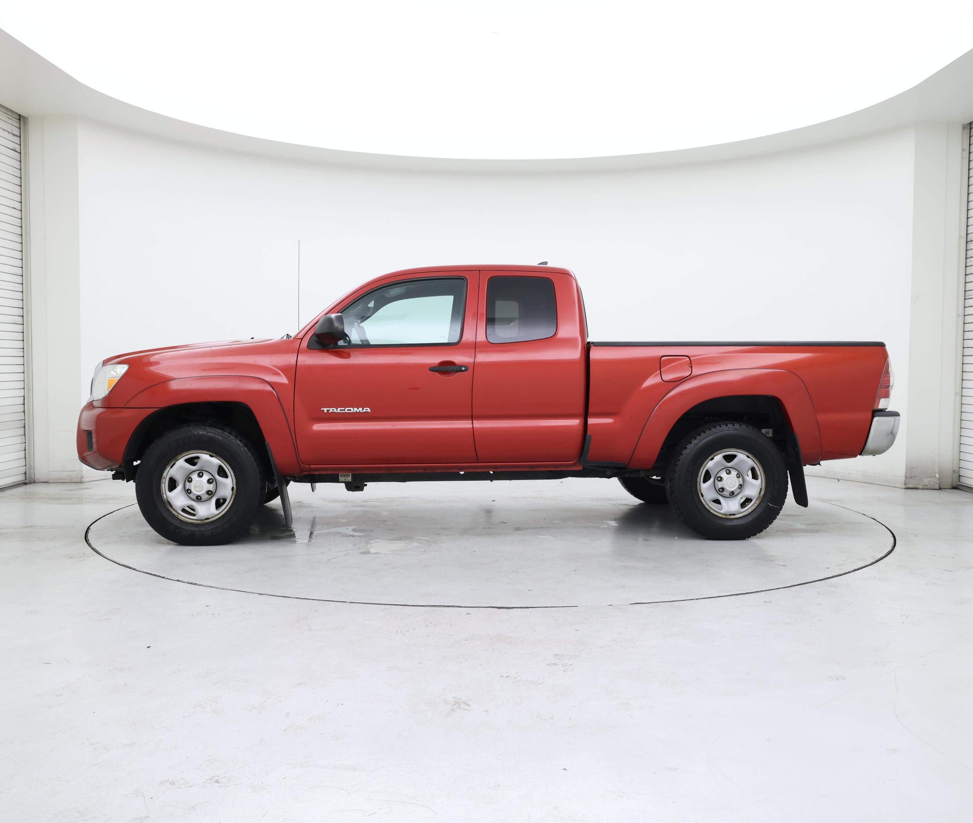 Thumbnail: 2014 Toyota Tacoma - 3