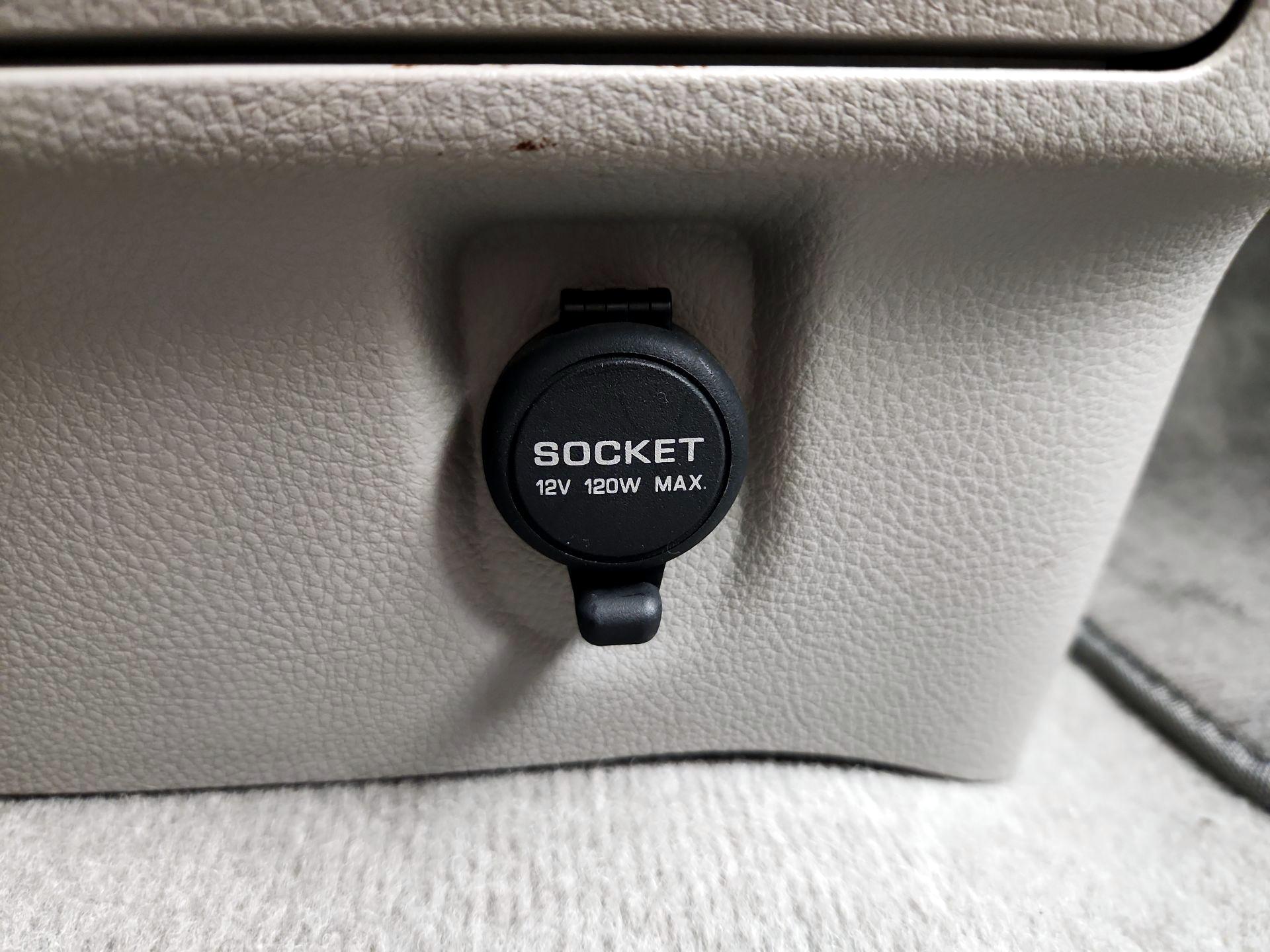Thumbnail: 2015 Nissan Quest - 18