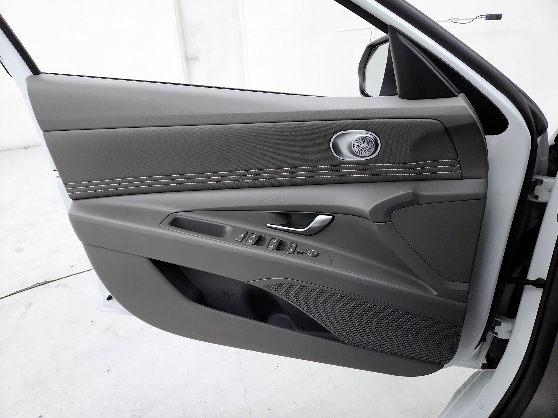 Thumbnail: 2021 Hyundai Elantra - 12