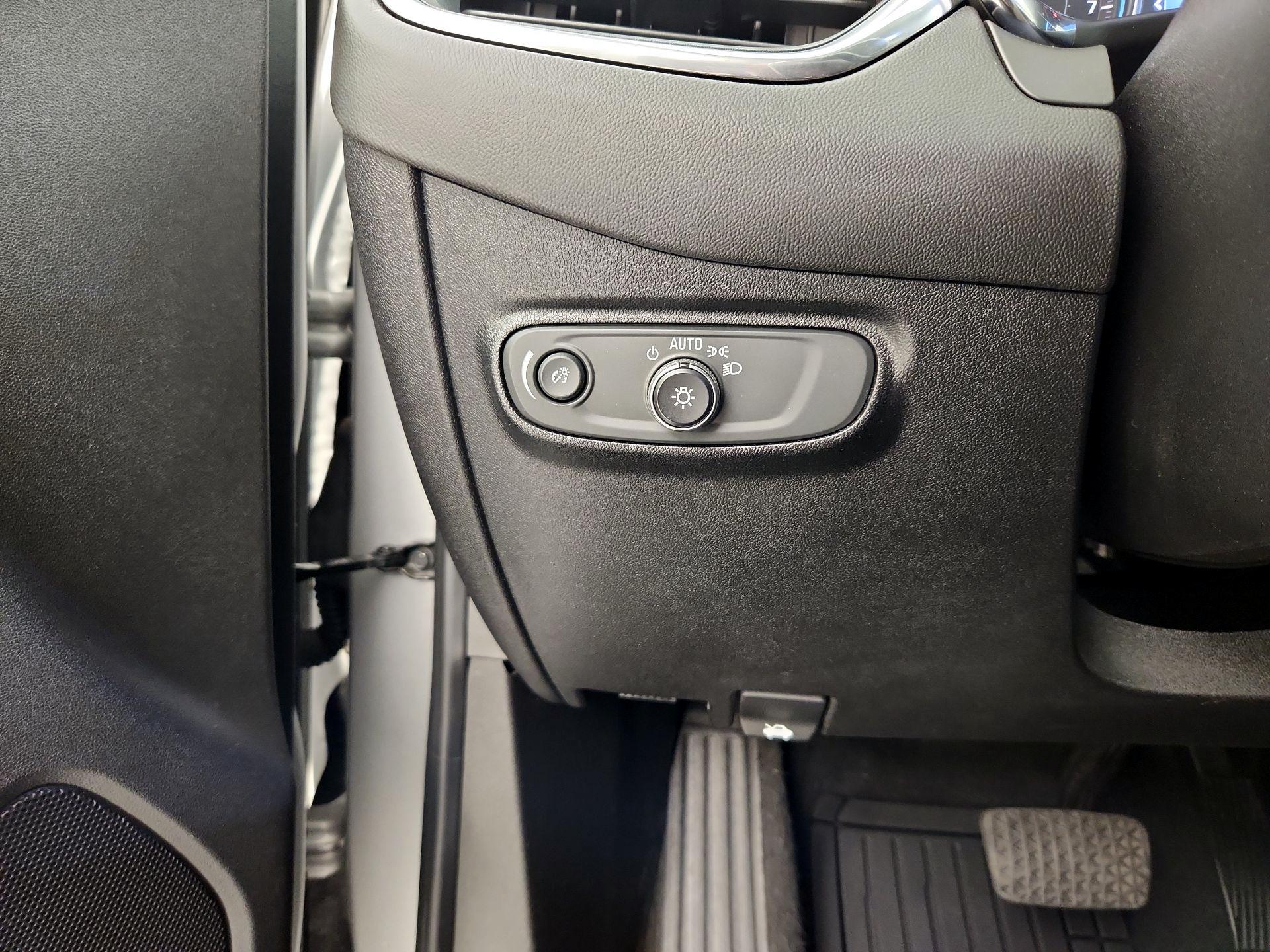 Thumbnail: 2019 Chevrolet Equinox - 13