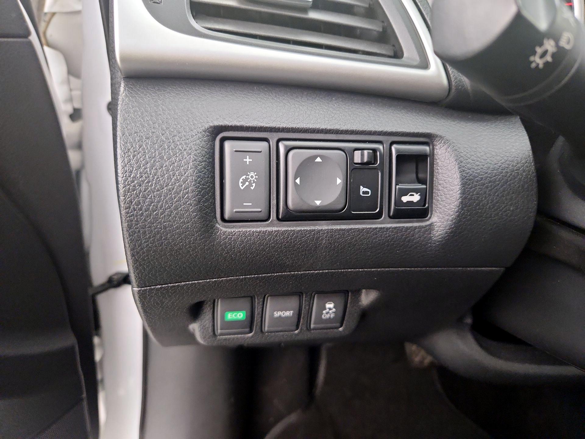 Thumbnail: 2016 Nissan Sentra - 13