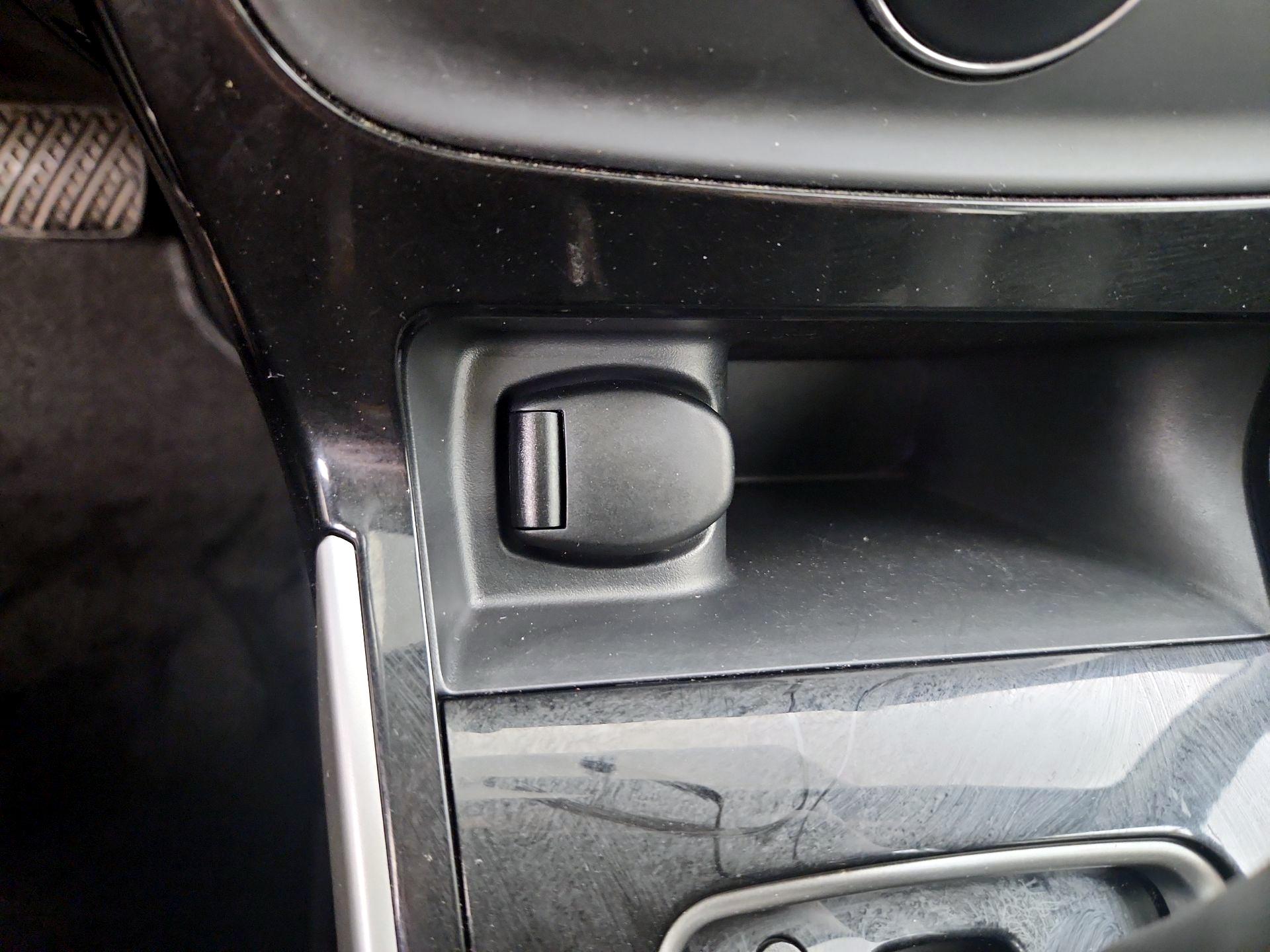 Thumbnail: 2016 Nissan Sentra - 19