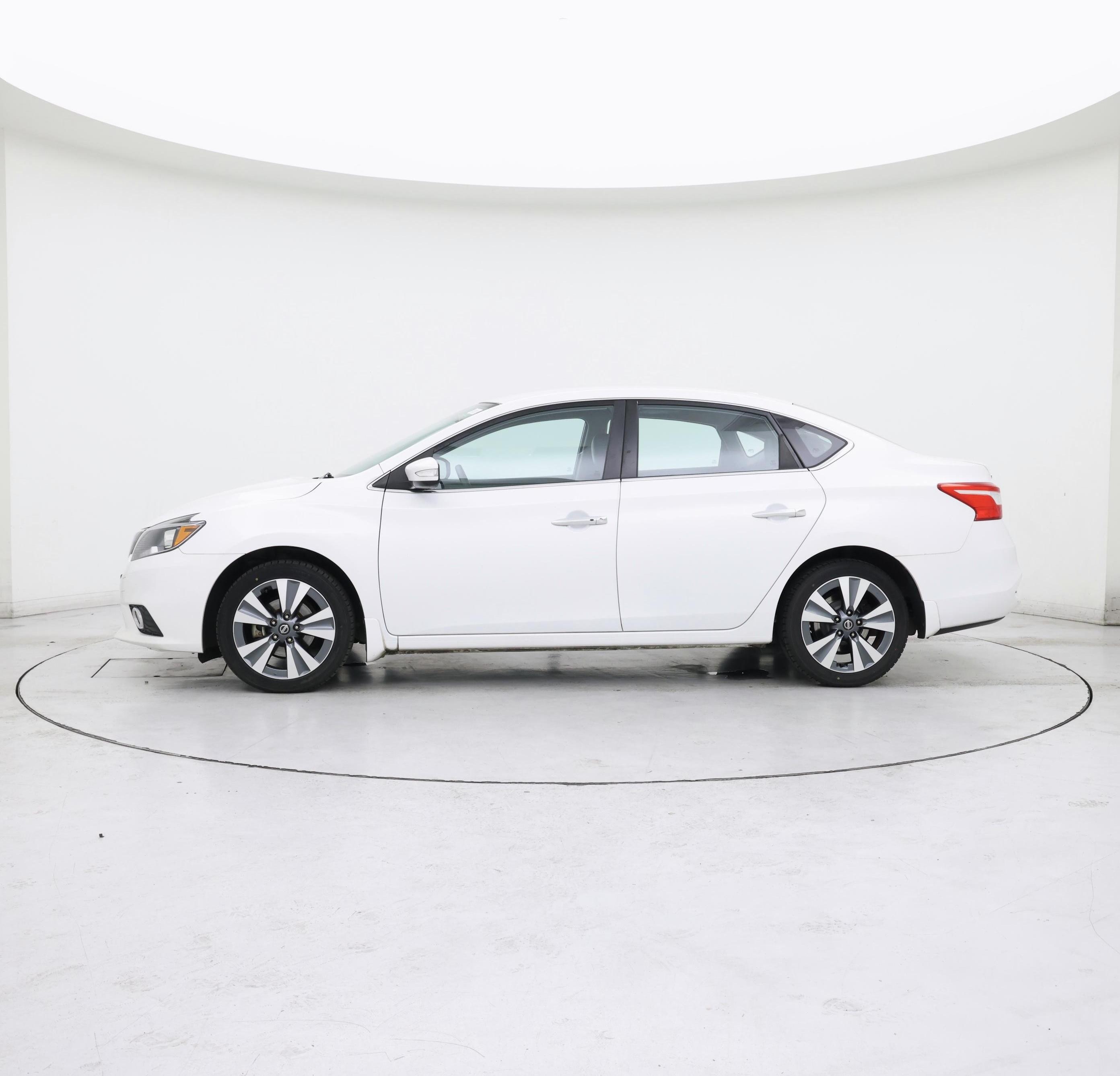 Thumbnail: 2016 Nissan Sentra - 3