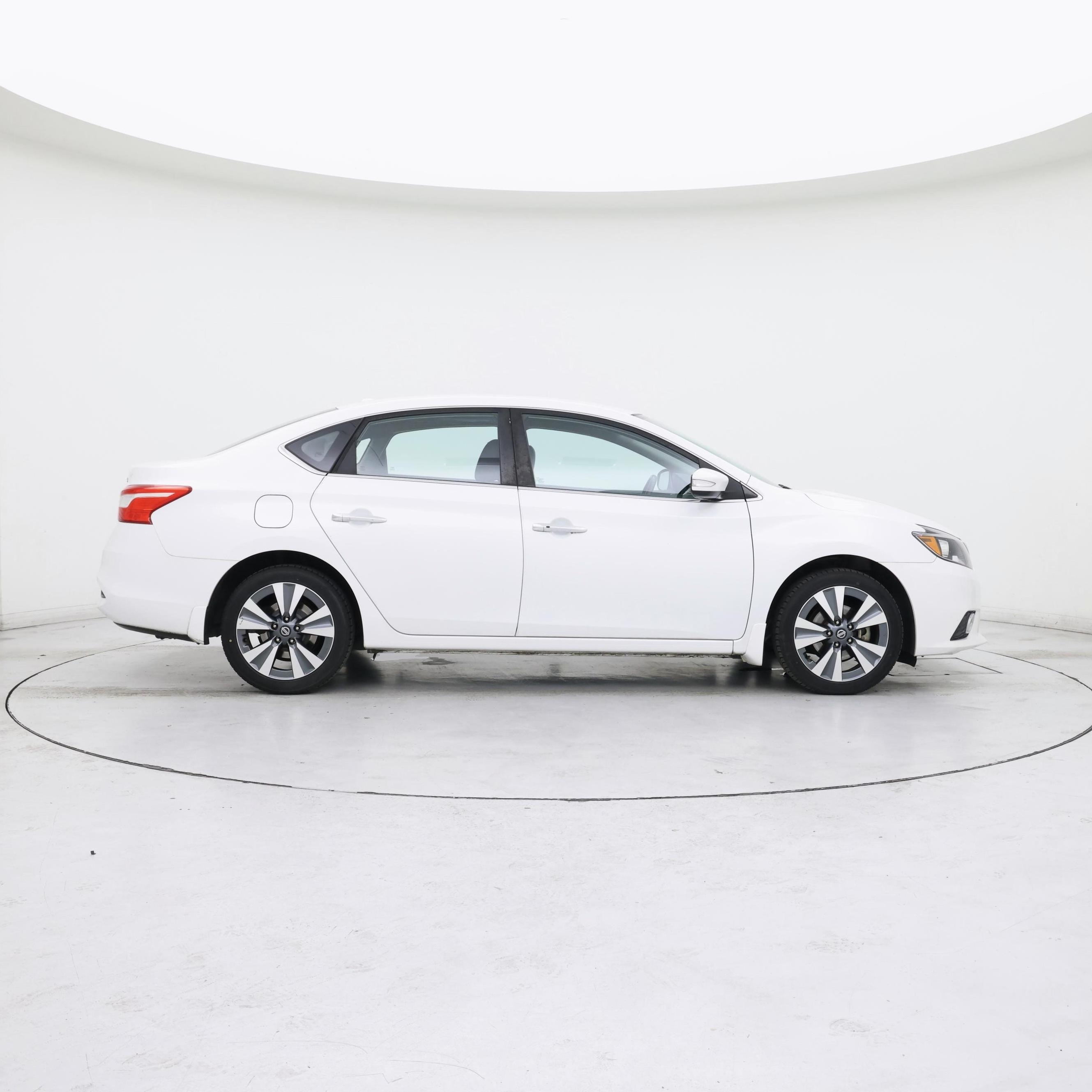 Thumbnail: 2016 Nissan Sentra - 7