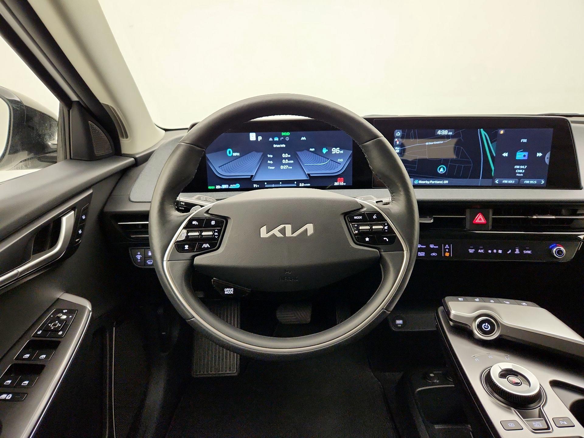 Thumbnail: 2022 Kia EV6 - 10