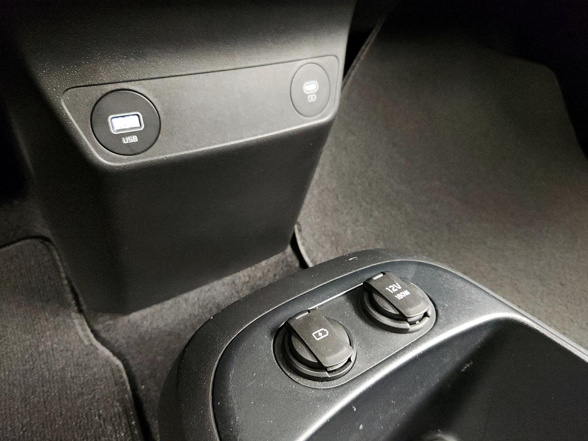 Thumbnail: 2022 Kia EV6 - 19