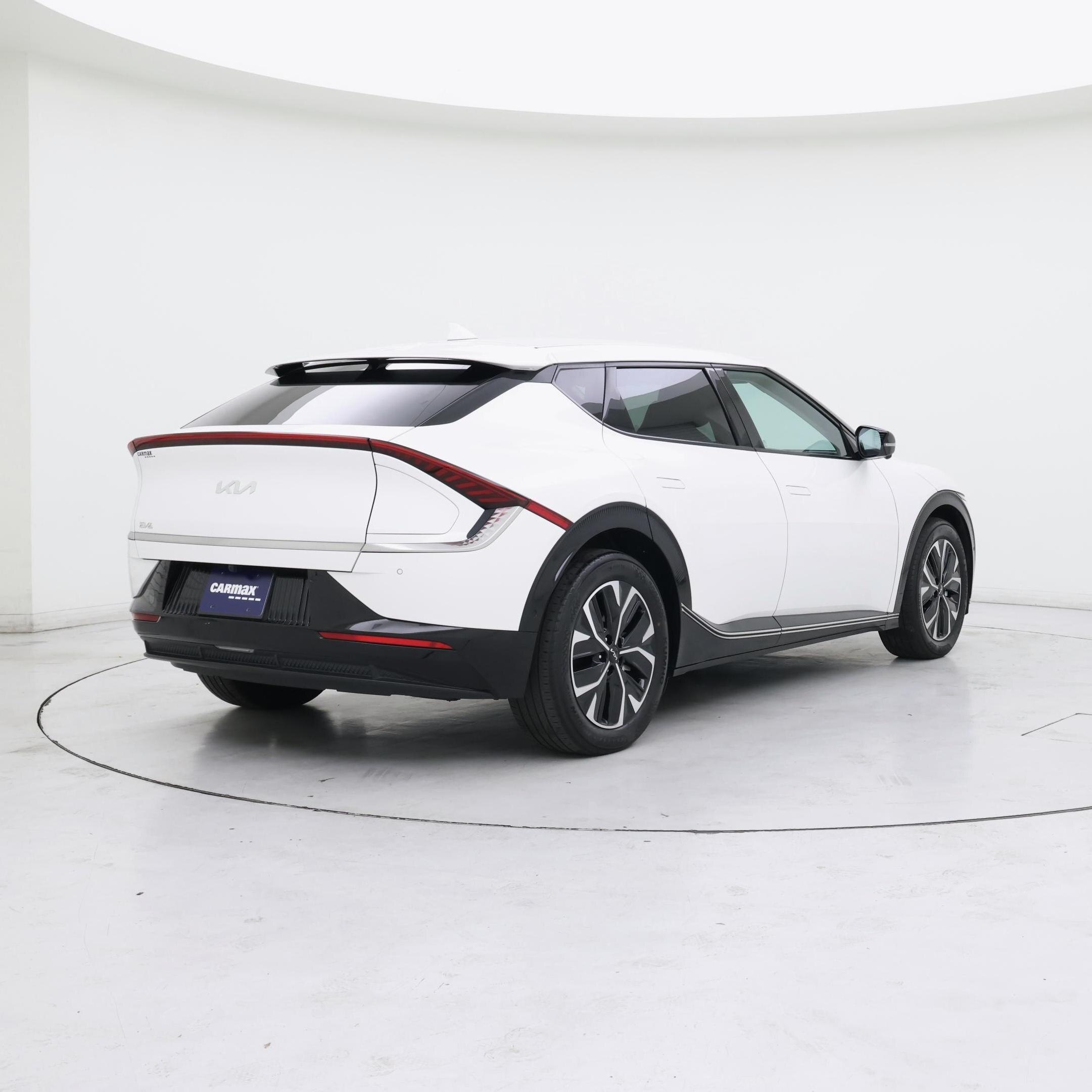 Thumbnail: 2022 Kia EV6 - 8